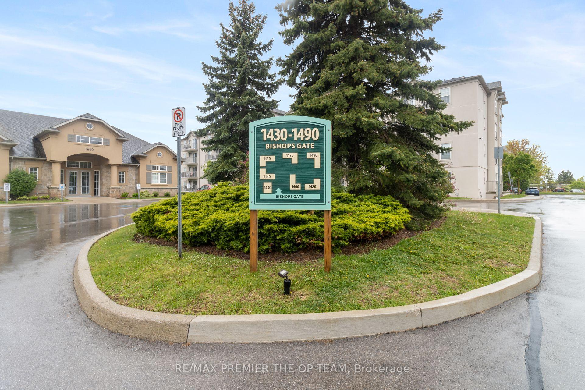 Photo 2 of Unit 404, 1440 Bishops Gate, Oakville, Glen Abbey — HOMEH