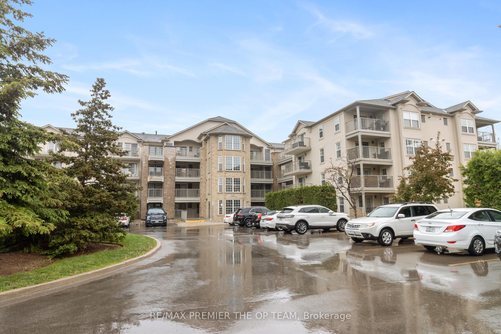 Photo 7 of Unit 404, 1440 Bishops Gate, Oakville, Glen Abbey — HOMEH