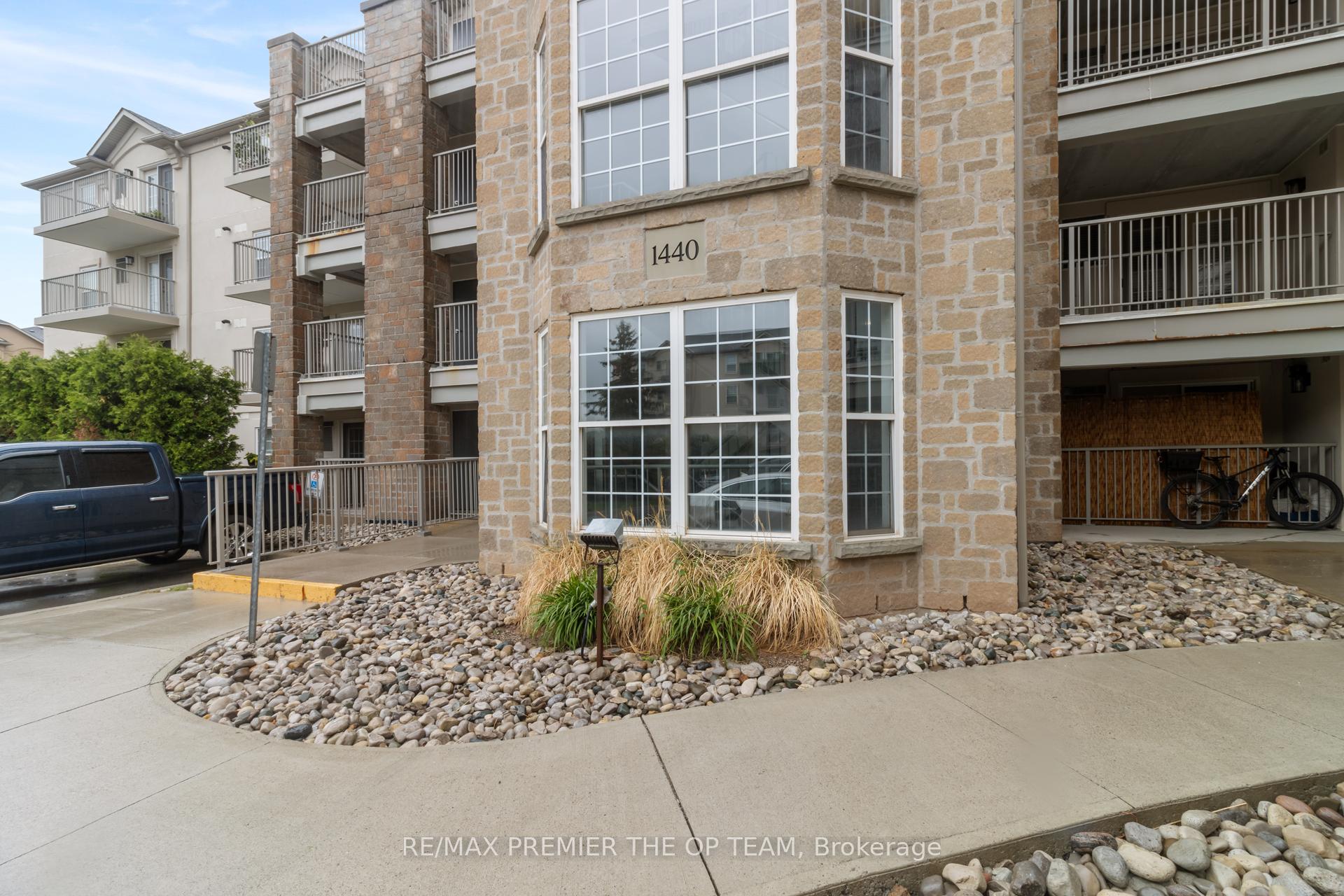 Photo 10 of Unit 404, 1440 Bishops Gate, Oakville, Glen Abbey — HOMEH