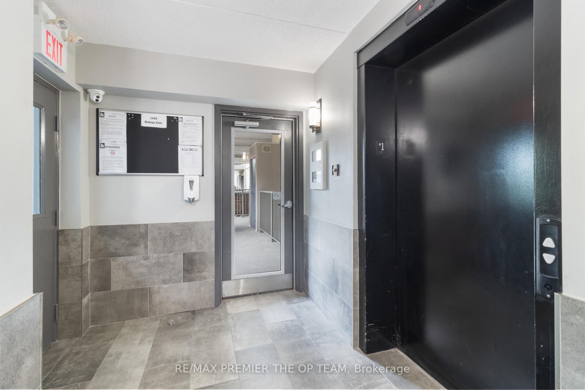 Photo 12 of Unit 404, 1440 Bishops Gate, Oakville, Glen Abbey — HOMEH