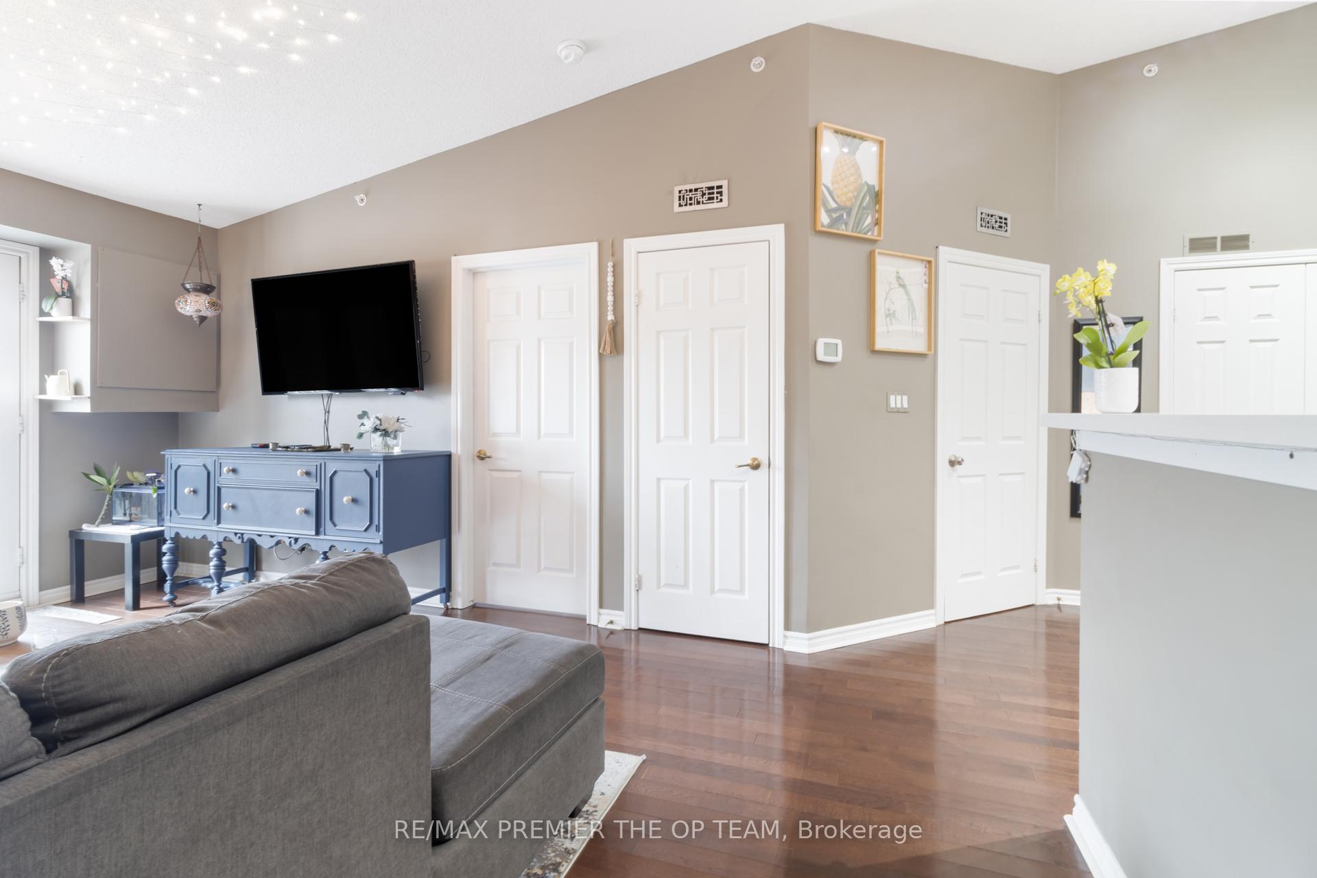 Photo 16 of Unit 404, 1440 Bishops Gate, Oakville, Glen Abbey — HOMEH
