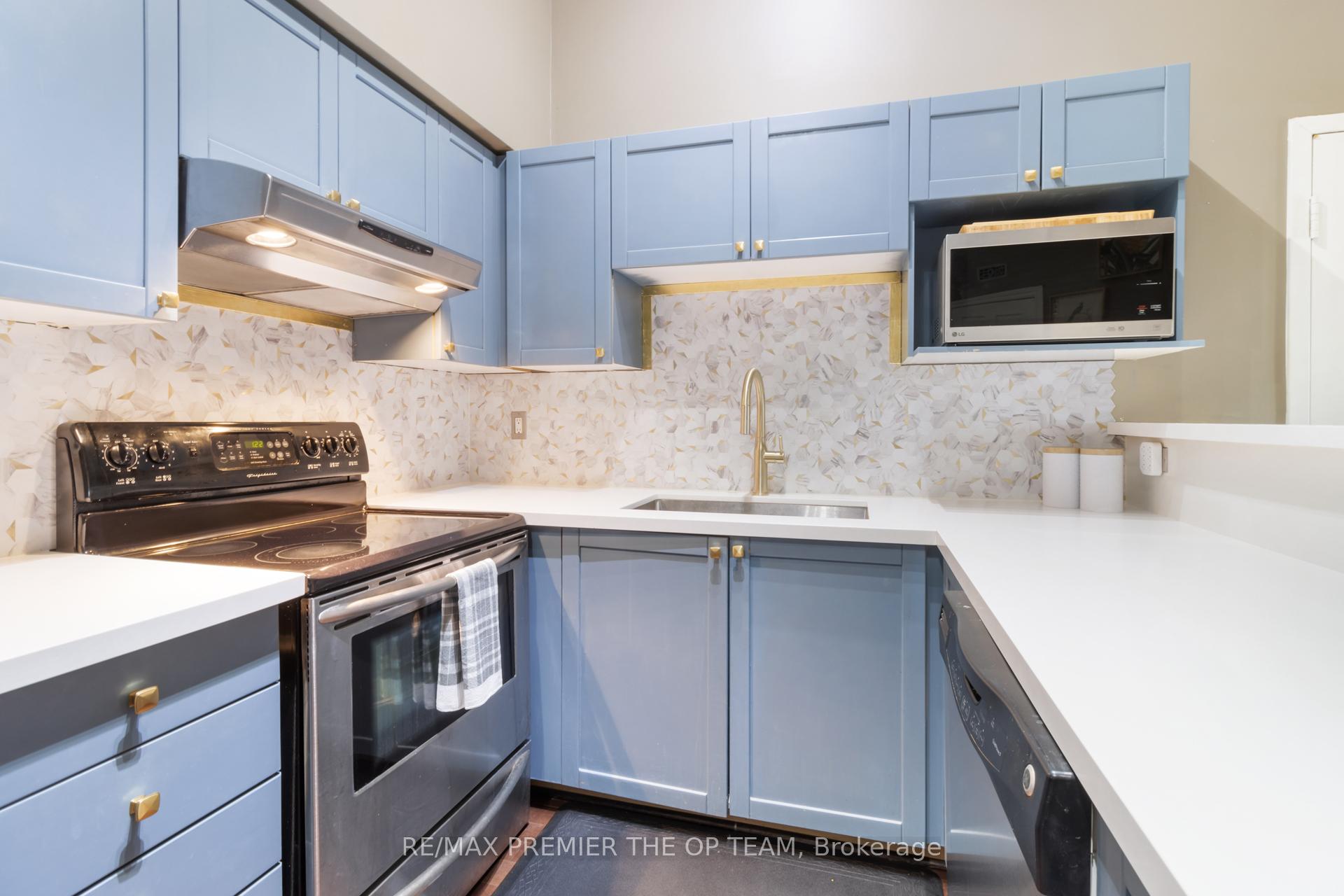 Photo 21 of Unit 404, 1440 Bishops Gate, Oakville, Glen Abbey — HOMEH