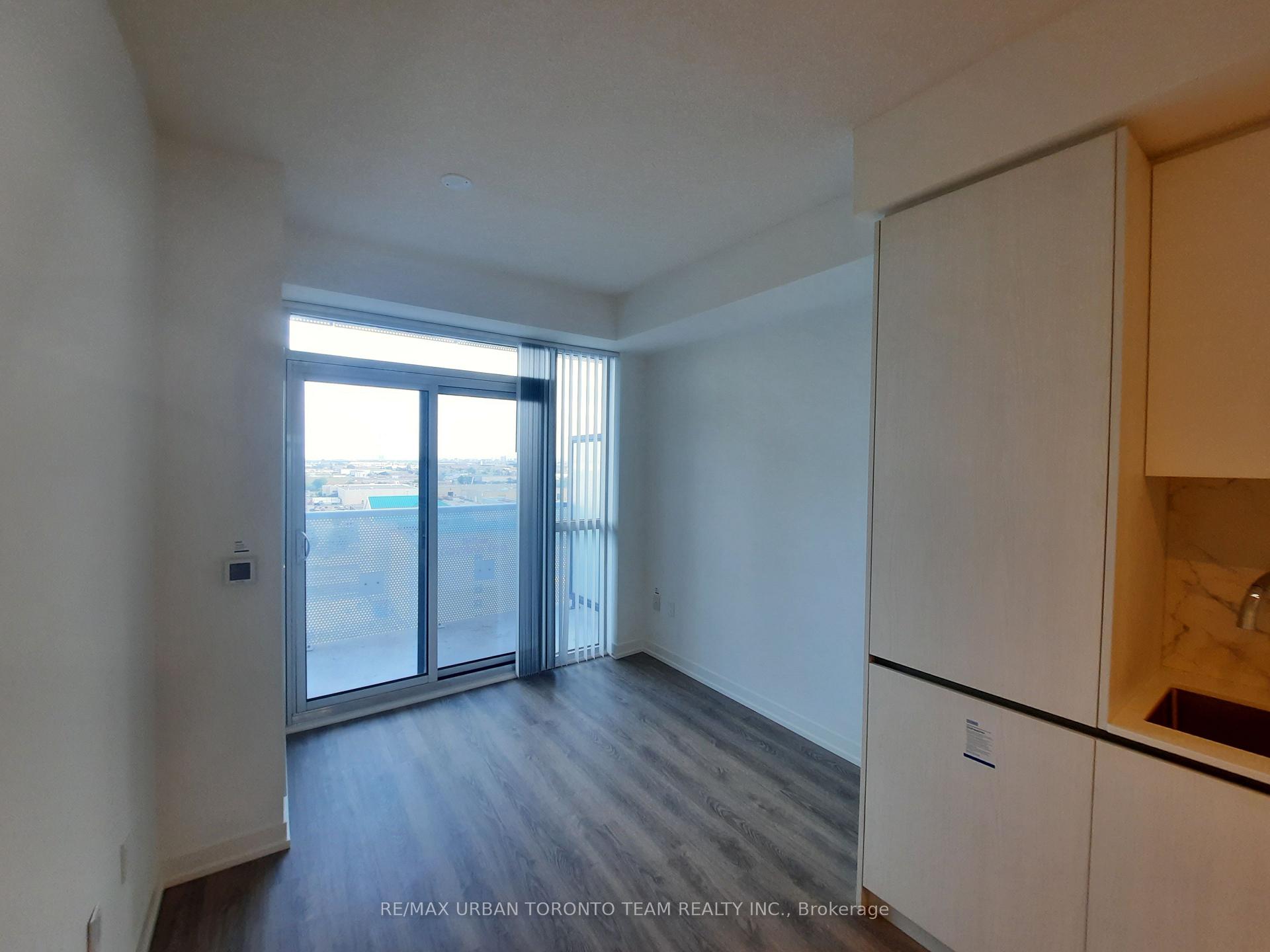 Photo 4 of Unit 1108, 8 Interchange Way, Vaughan, Vaughan Corporate Centre — HOMEH