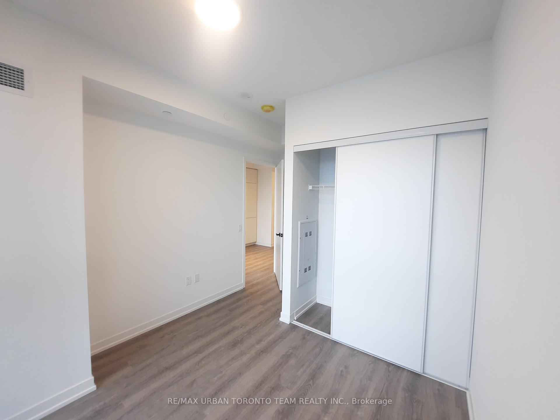 Photo 6 of Unit 1108, 8 Interchange Way, Vaughan, Vaughan Corporate Centre — HOMEH