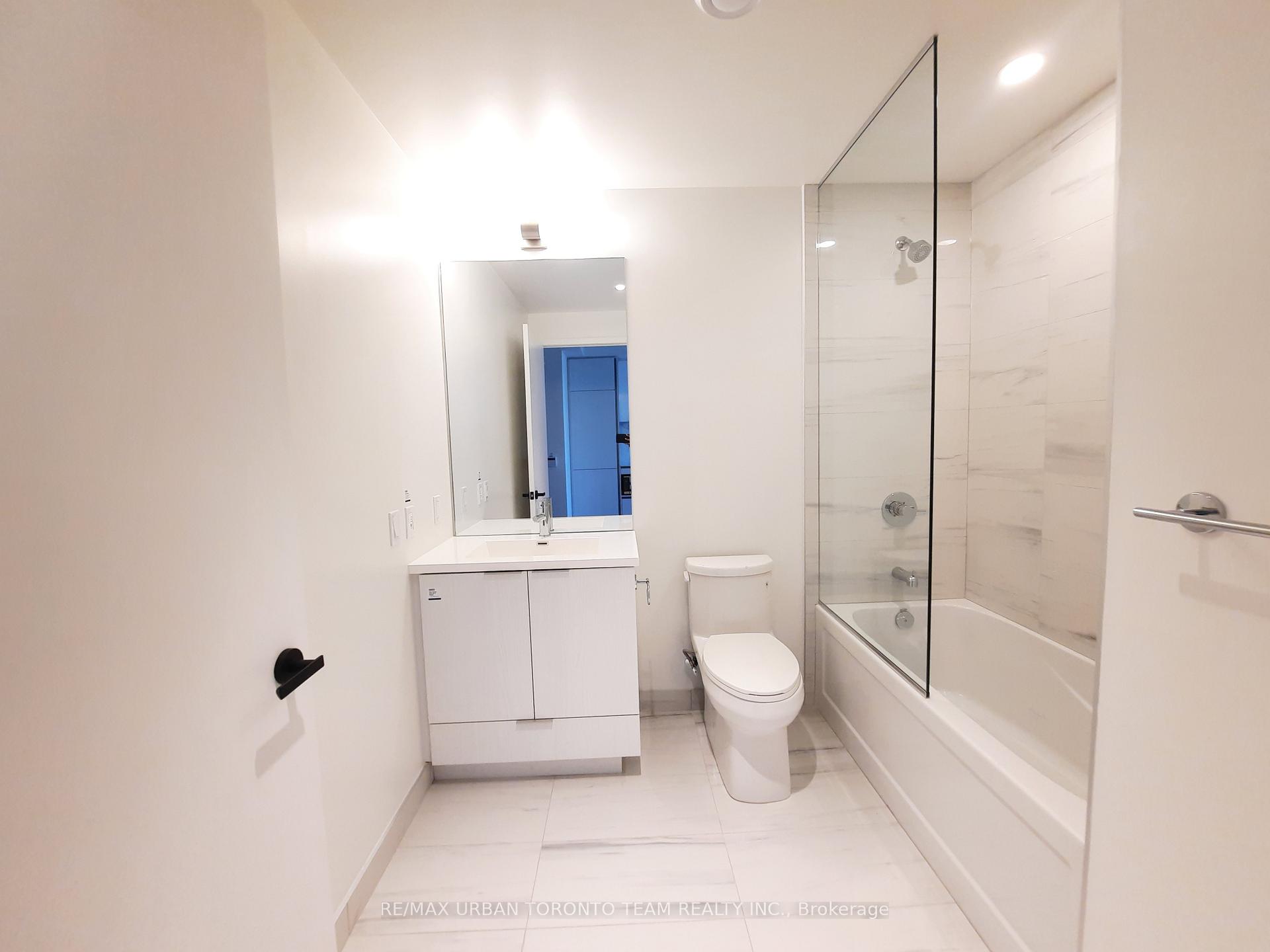 Photo 7 of Unit 1108, 8 Interchange Way, Vaughan, Vaughan Corporate Centre — HOMEH