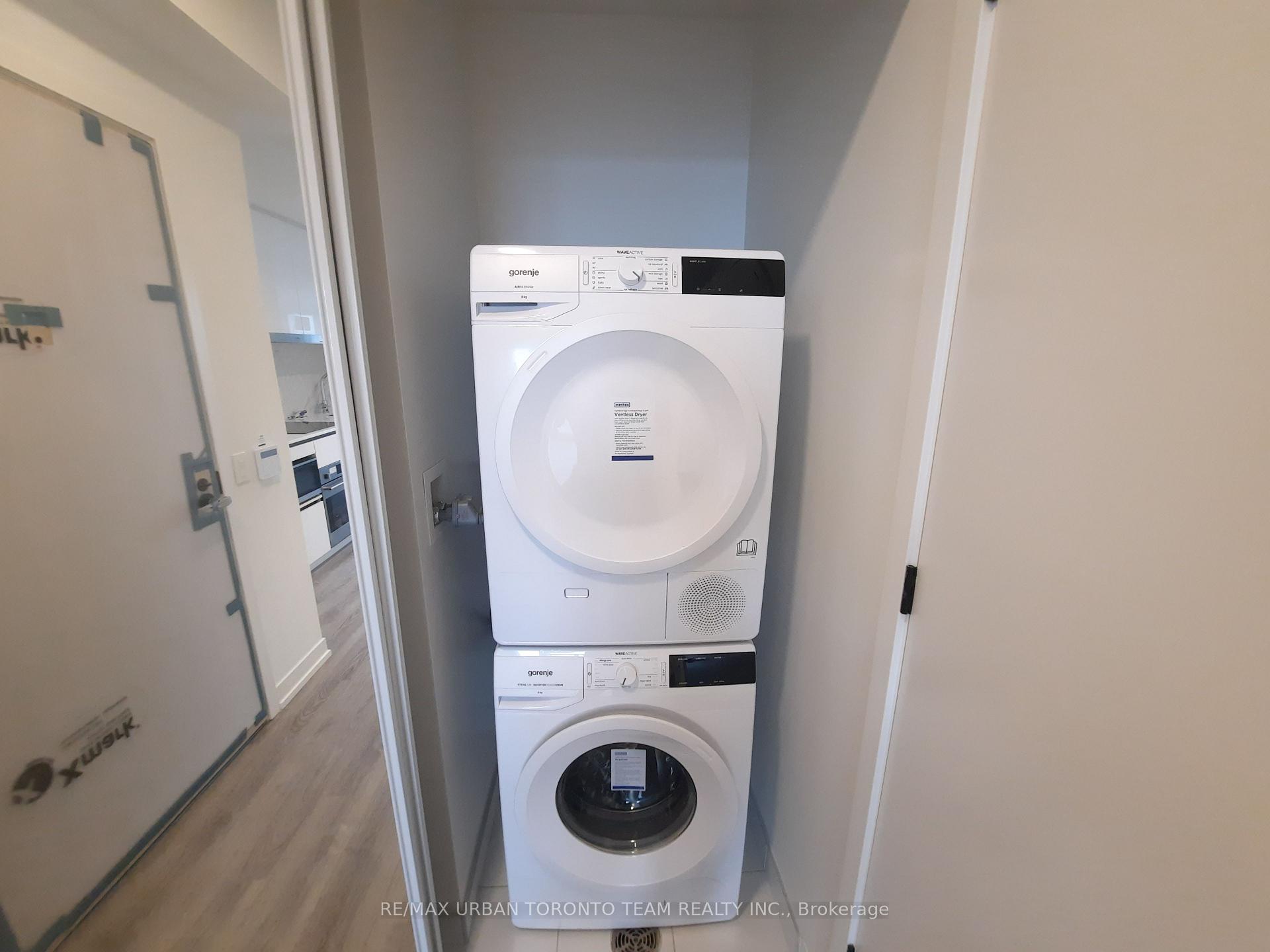 Photo 9 of Unit 1108, 8 Interchange Way, Vaughan, Vaughan Corporate Centre — HOMEH