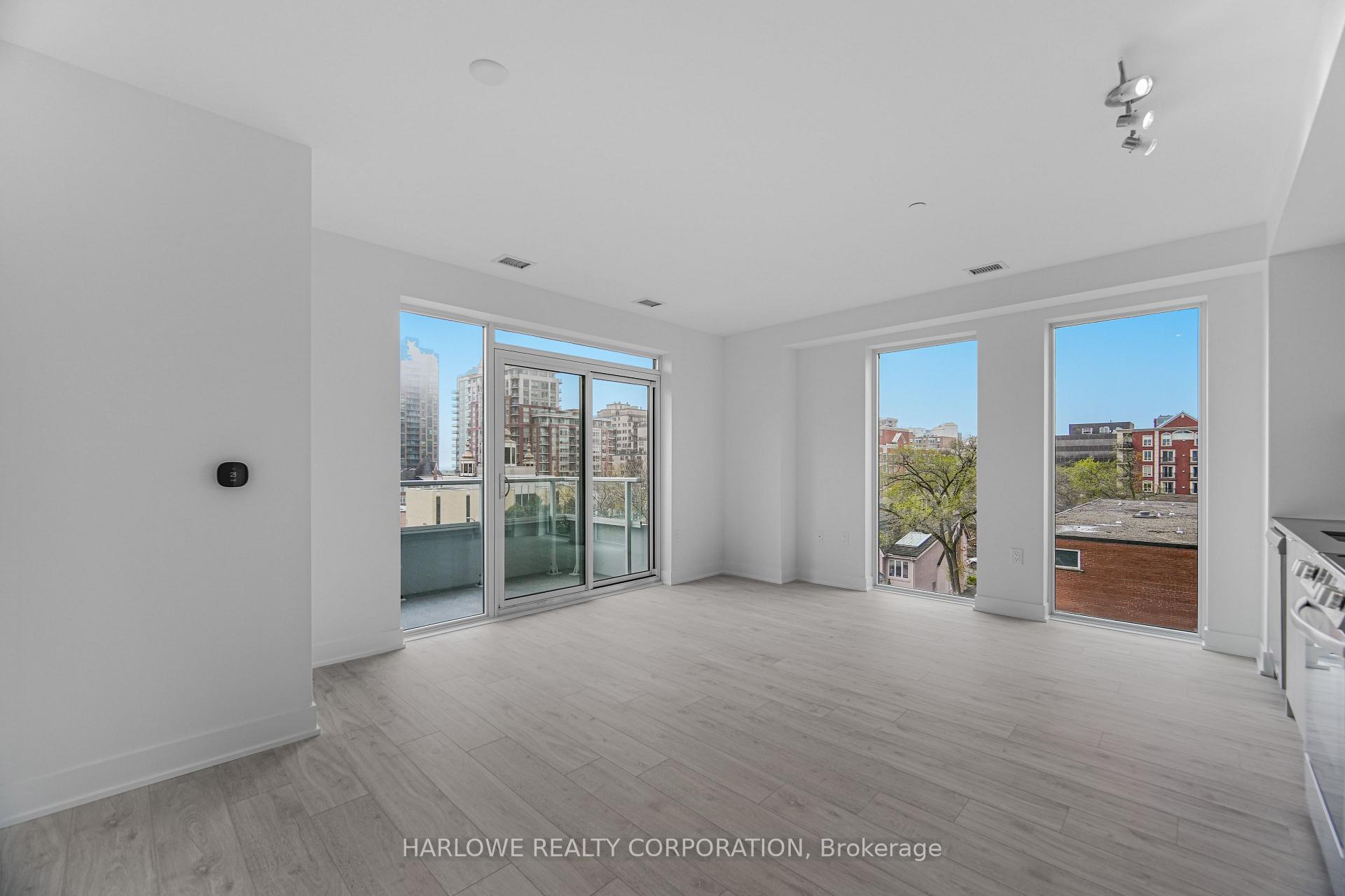 Photo of Unit 410, 2088 James Street