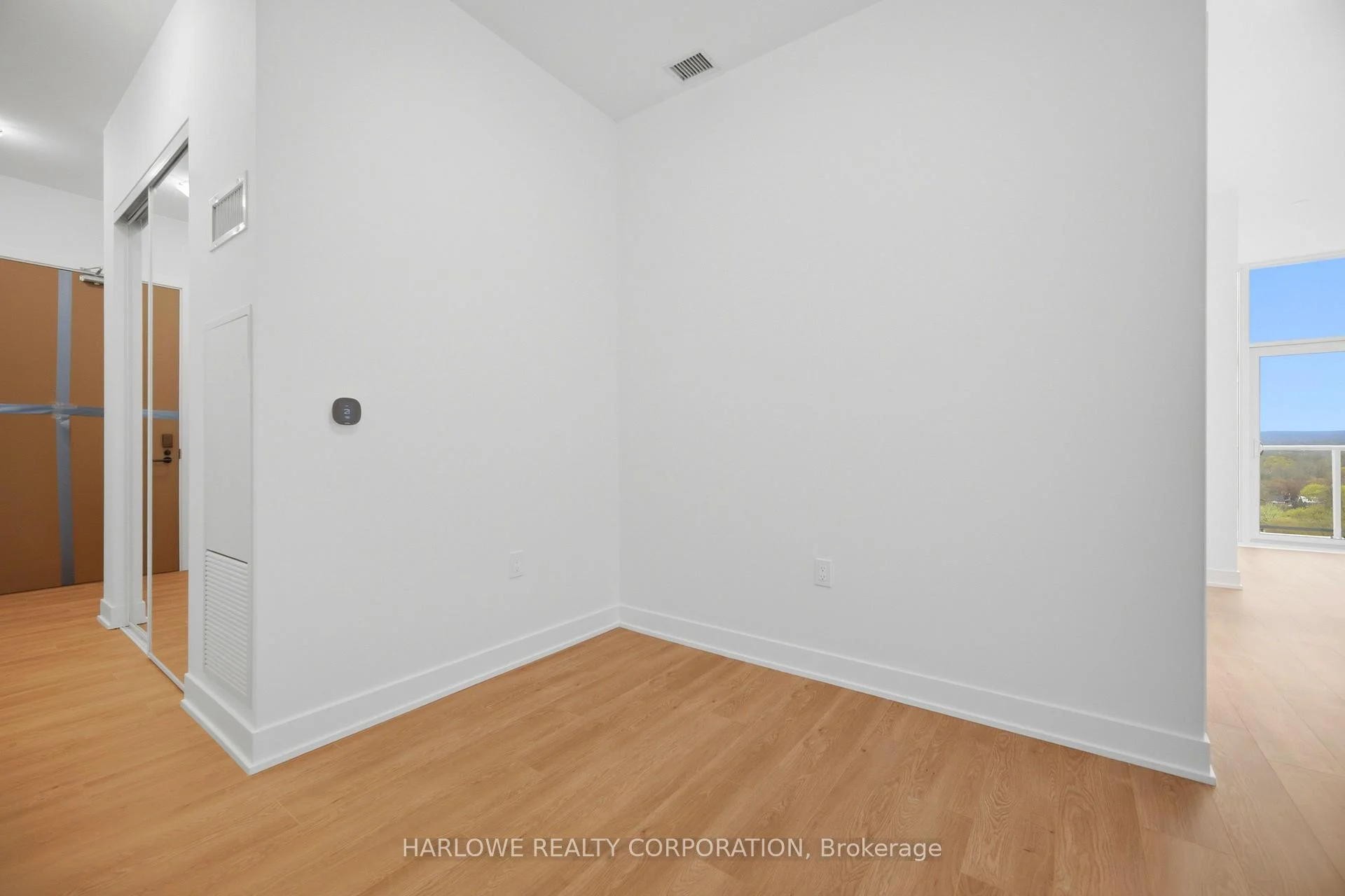 Photo 16 of Unit 410, 2088 James Street, Burlington, Brant — HOMEH