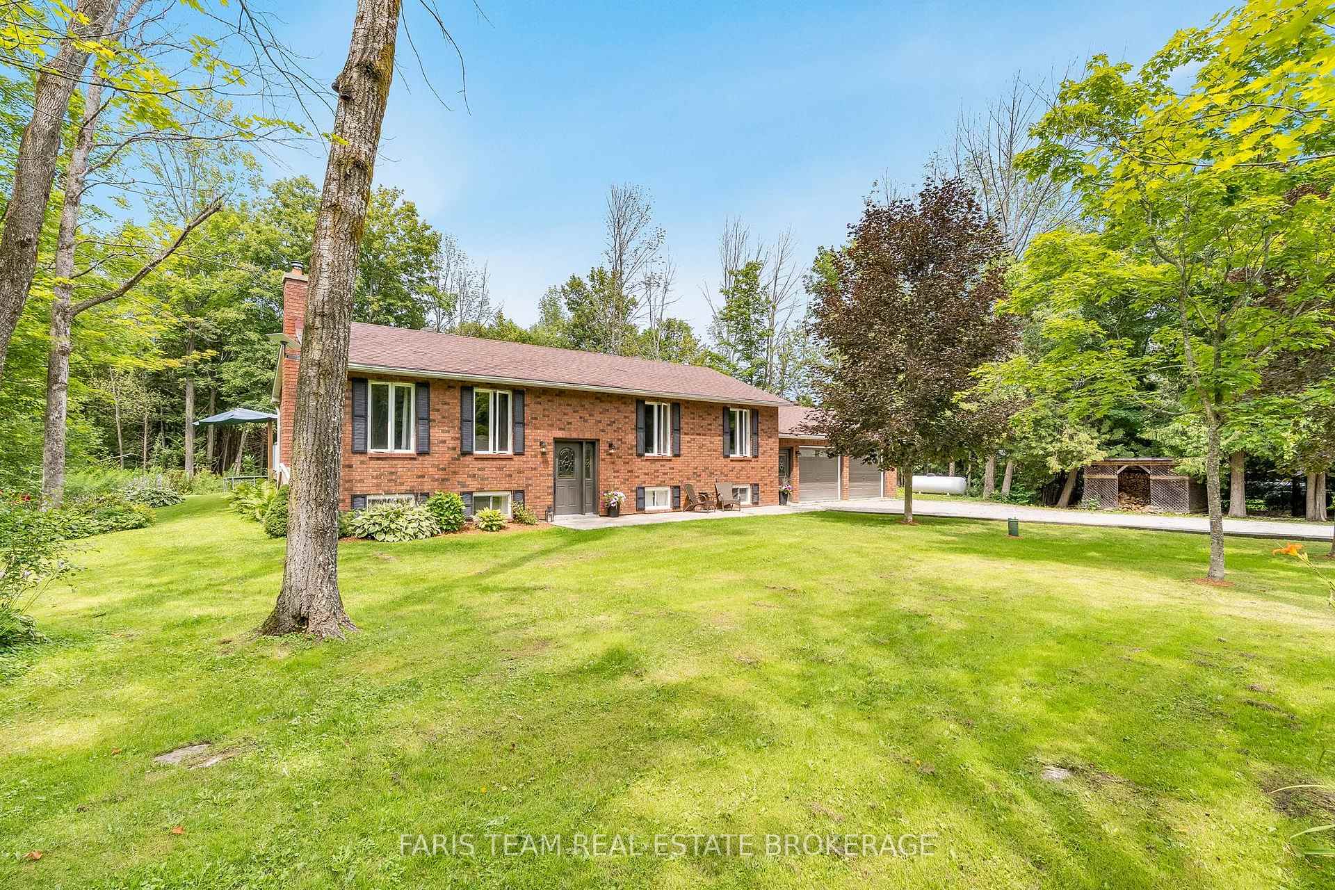 Photo 2 of 2358 Foxmead Road, Oro-Medonte, Rural Oro-Medonte — HOMEH