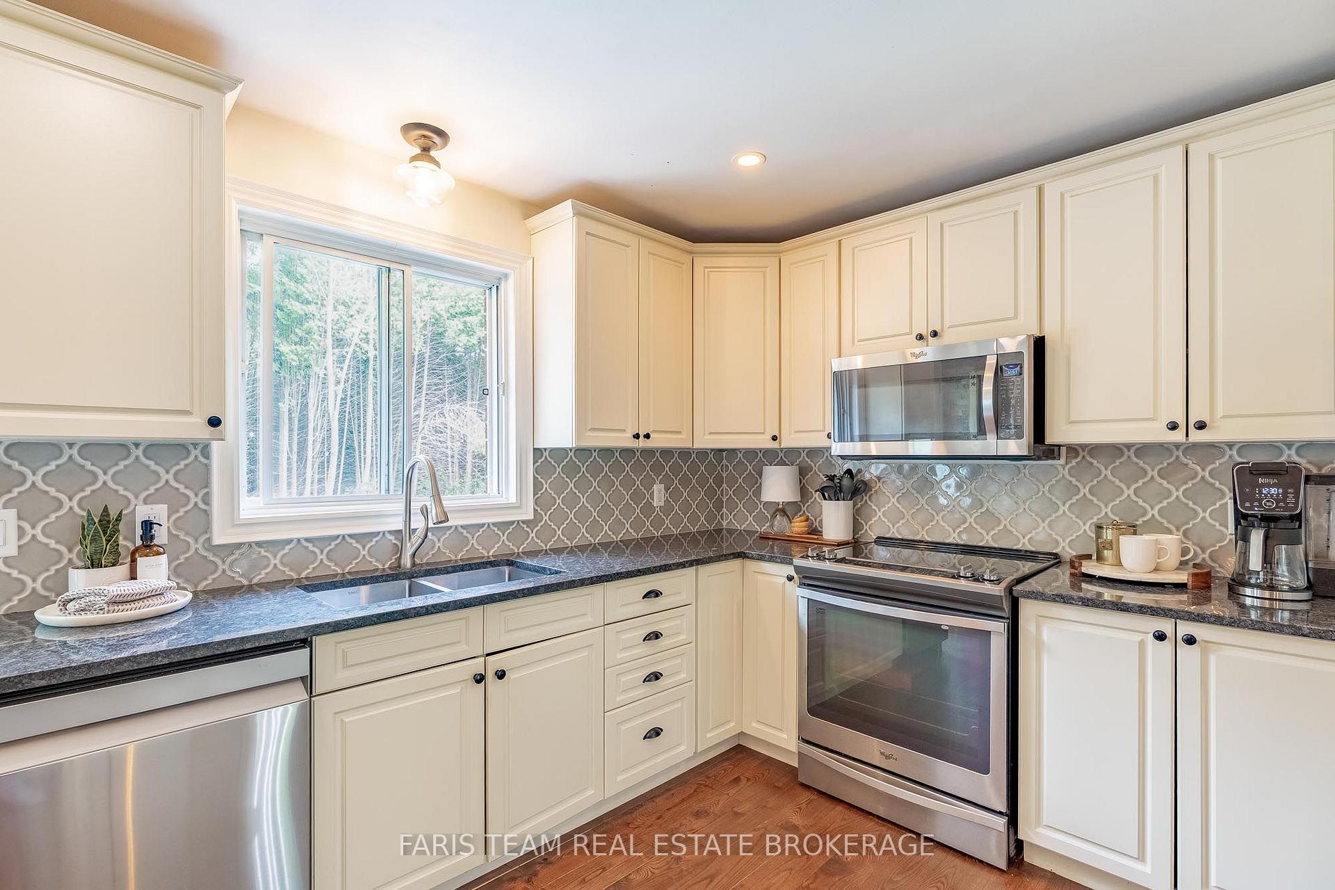 Photo 13 of 2358 Foxmead Road, Oro-Medonte, Rural Oro-Medonte — HOMEH
