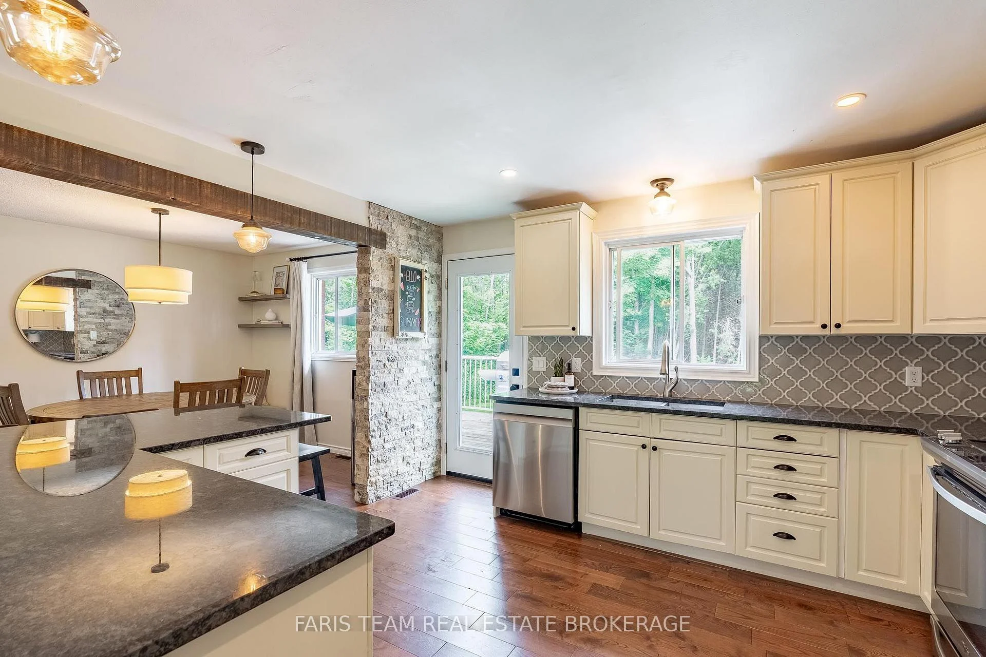 Photo 10 of 2358 Foxmead Road, Oro-Medonte, Rural Oro-Medonte — HOMEH