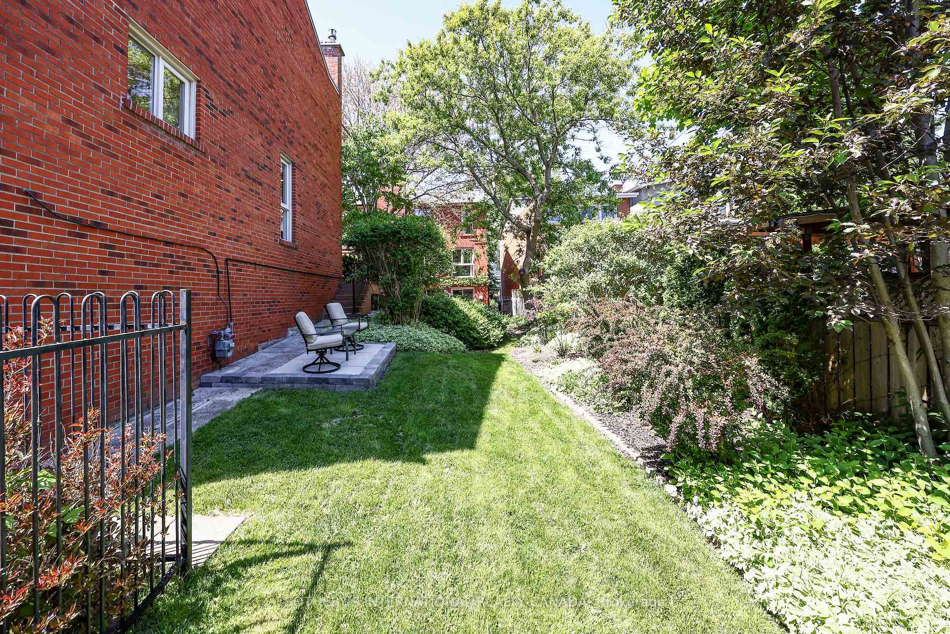 Photo 3 of 70 Sylvan Valley Way, Toronto, Bedford Park-Nortown — HOMEH