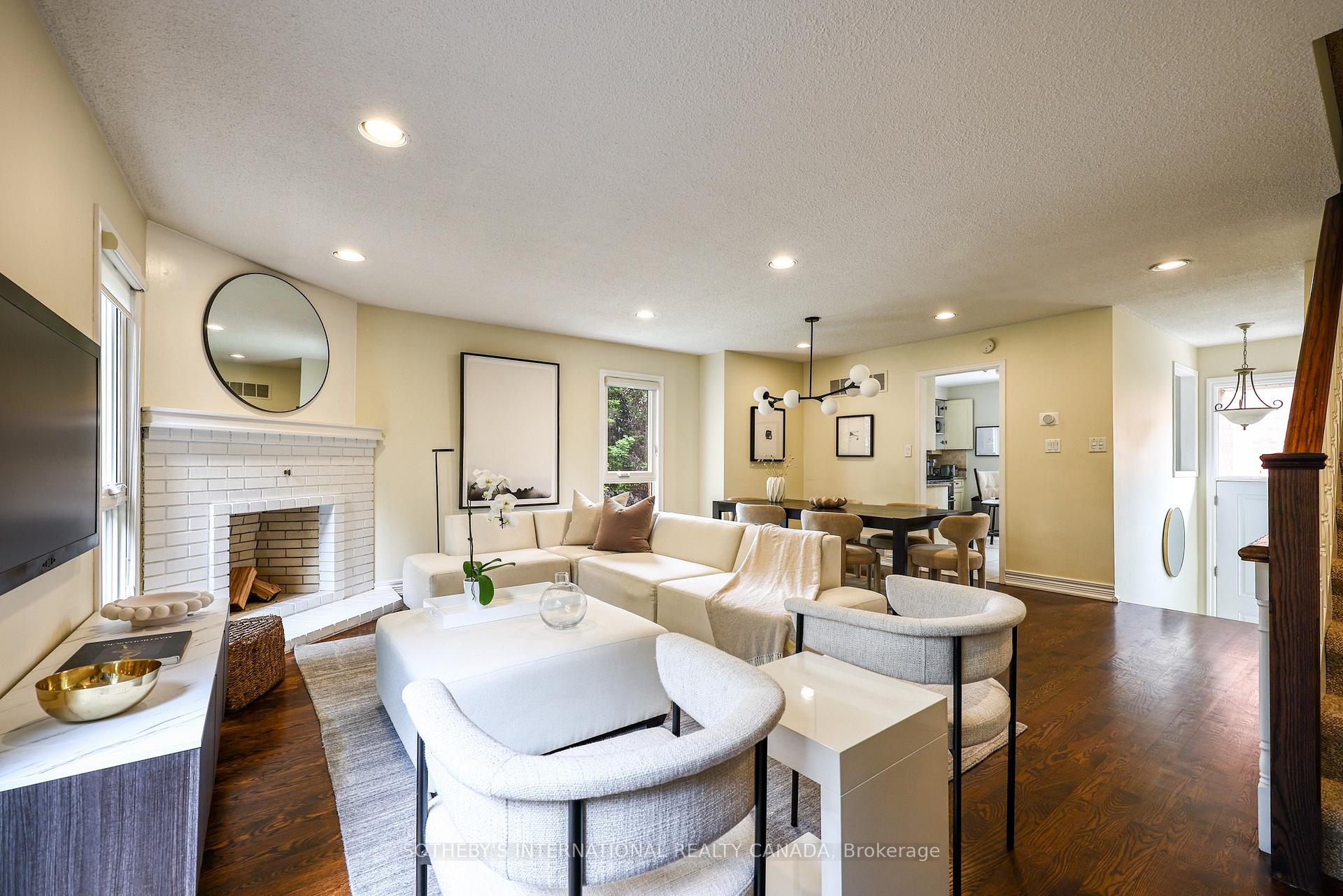 Photo 4 of 70 Sylvan Valley Way, Toronto, Bedford Park-Nortown — HOMEH