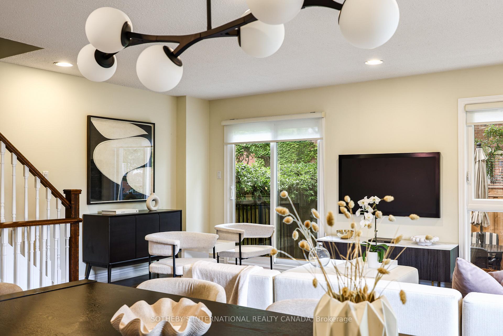 Photo 5 of 70 Sylvan Valley Way, Toronto, Bedford Park-Nortown — HOMEH