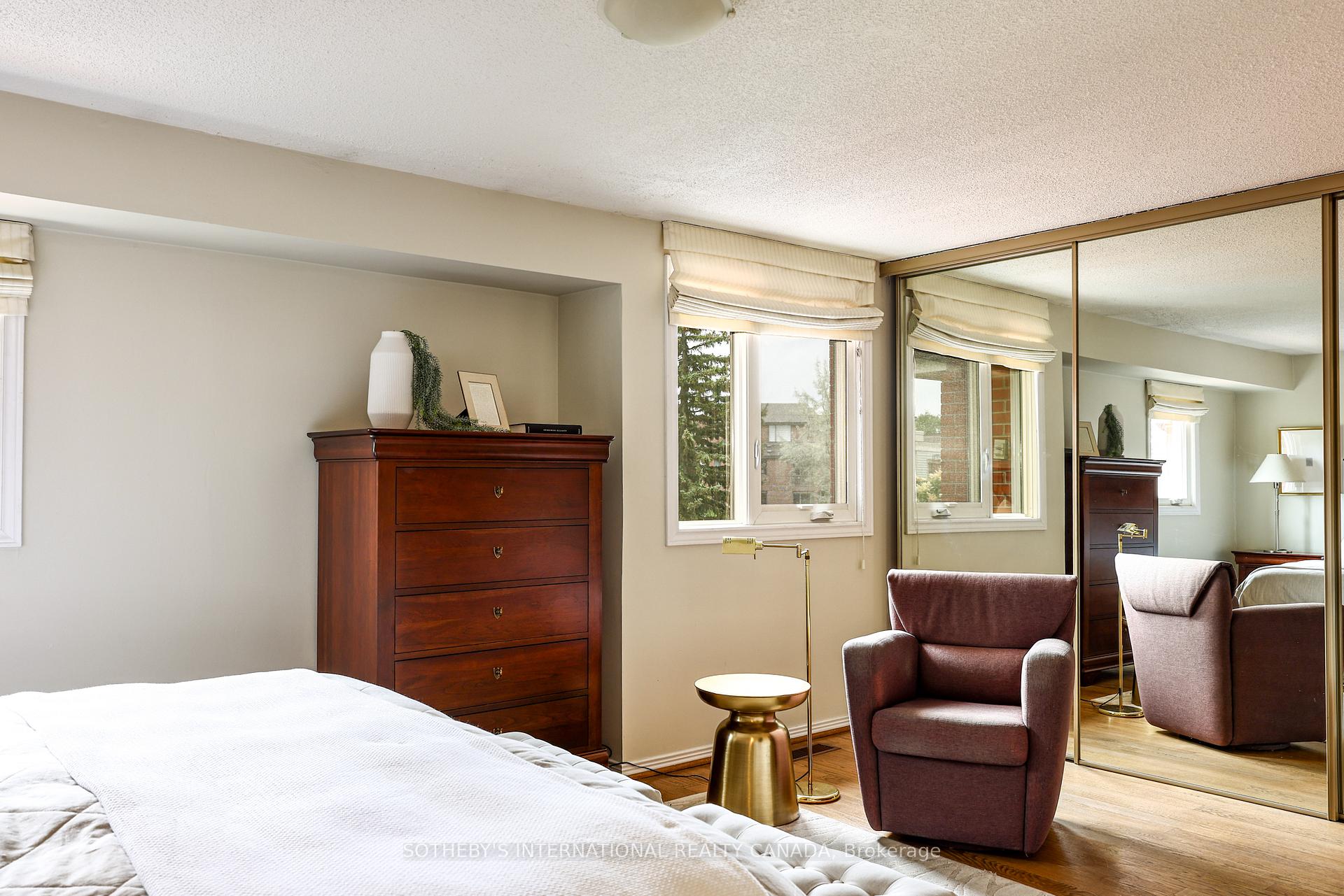 Photo 19 of 70 Sylvan Valley Way, Toronto, Bedford Park-Nortown — HOMEH