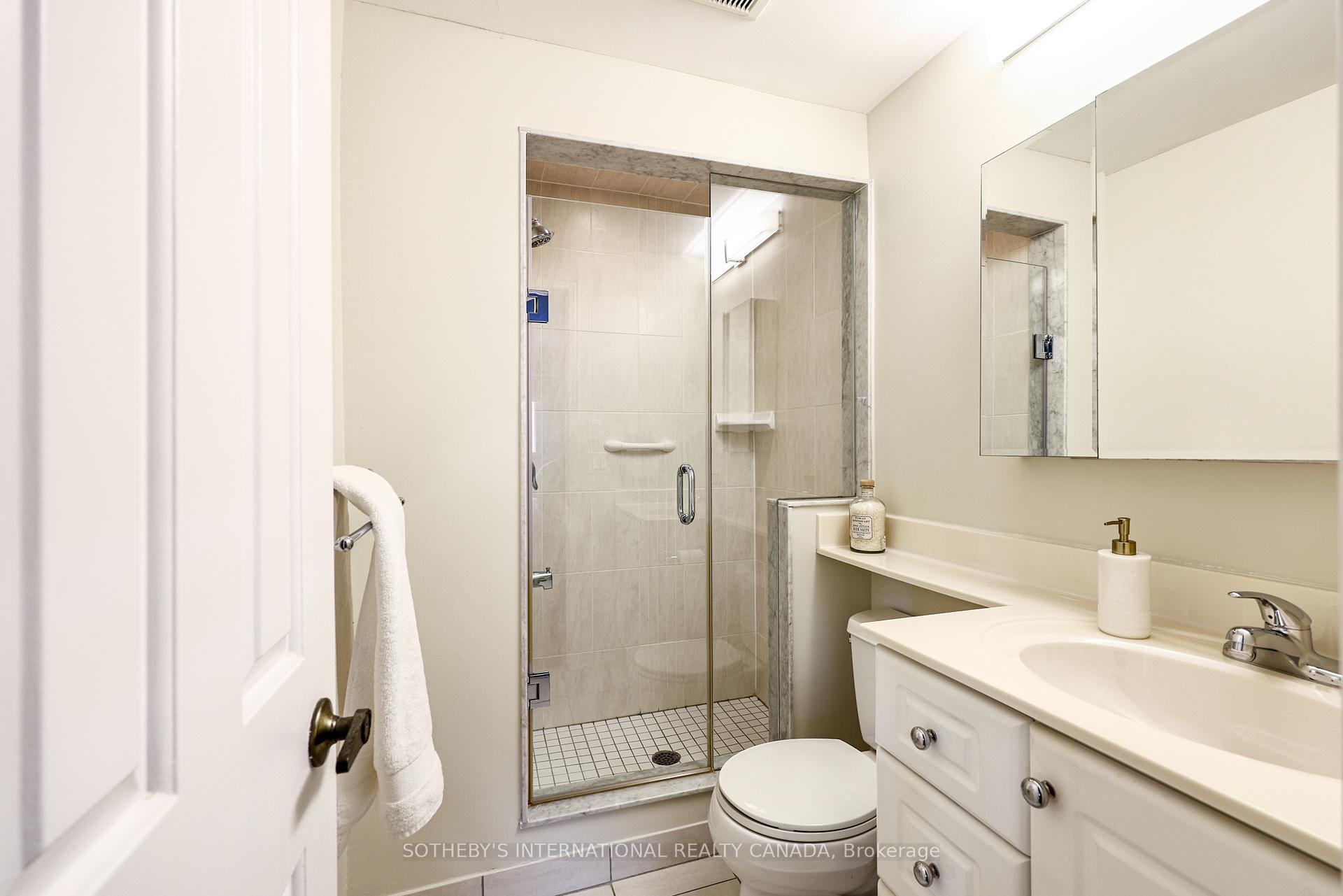 Photo 20 of 70 Sylvan Valley Way, Toronto, Bedford Park-Nortown — HOMEH