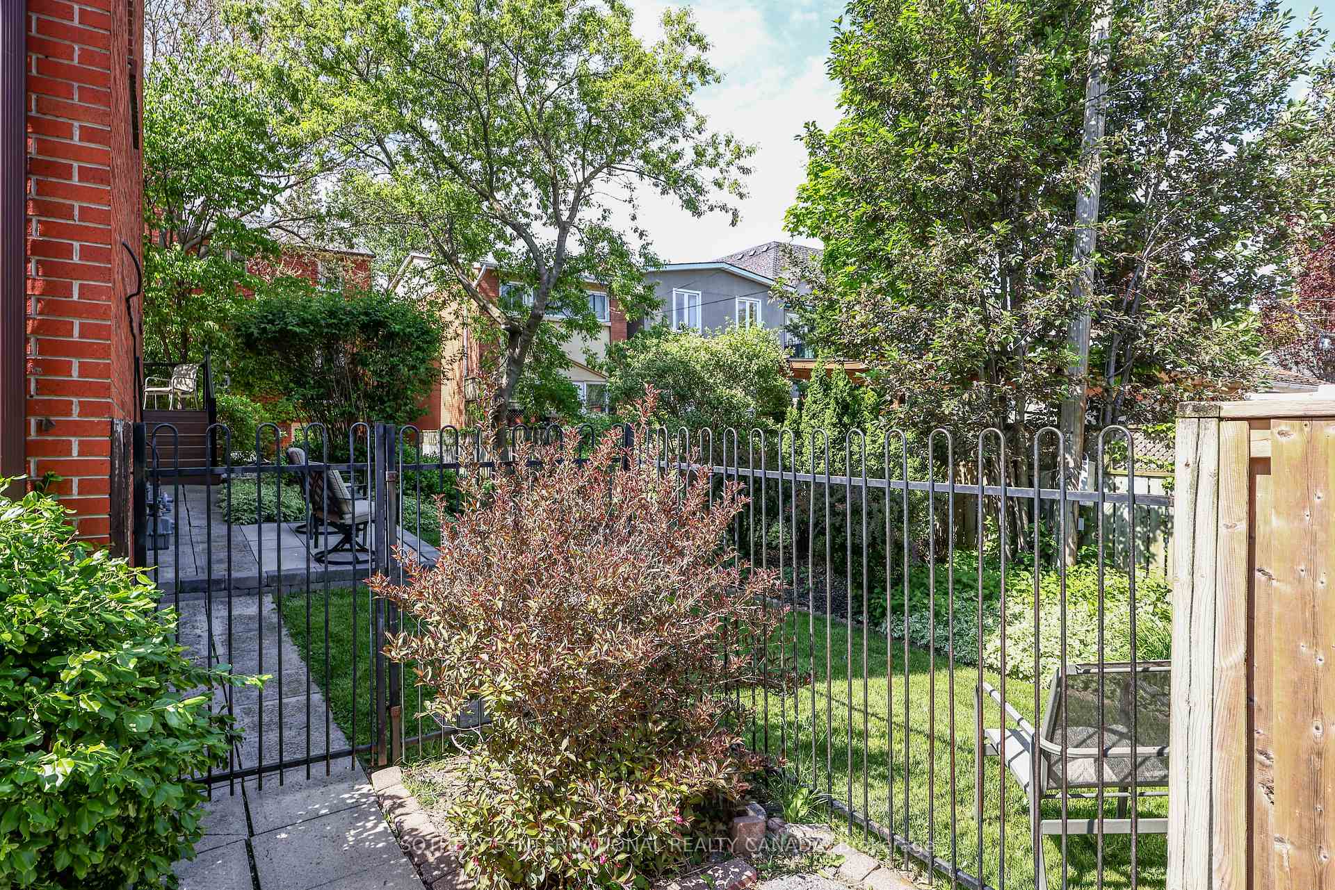 Photo 29 of 70 Sylvan Valley Way, Toronto, Bedford Park-Nortown — HOMEH