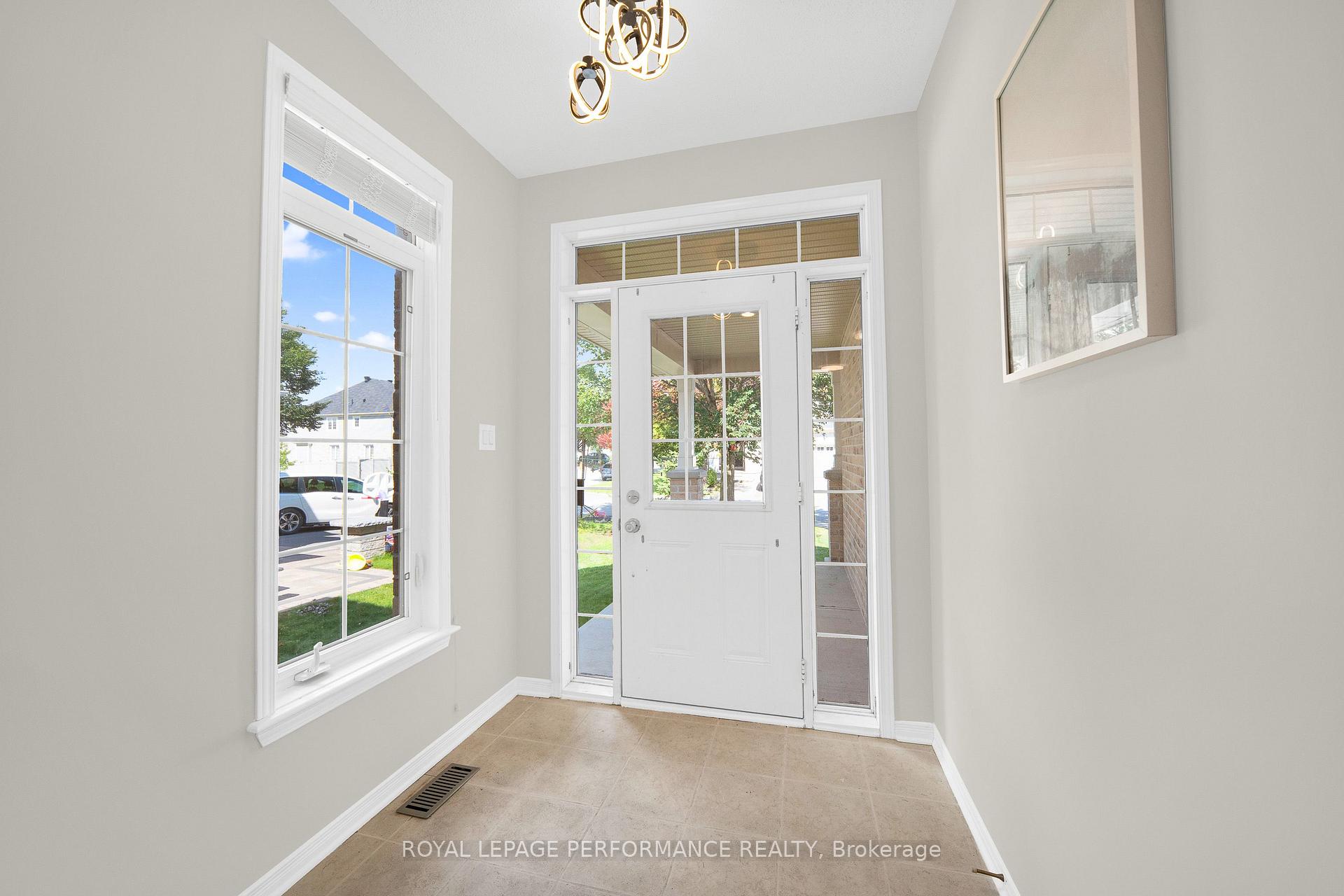 Photo 3 of 593 Pinawa Circle, Ottawa, Barrhaven - Stonebridge — HOMEH