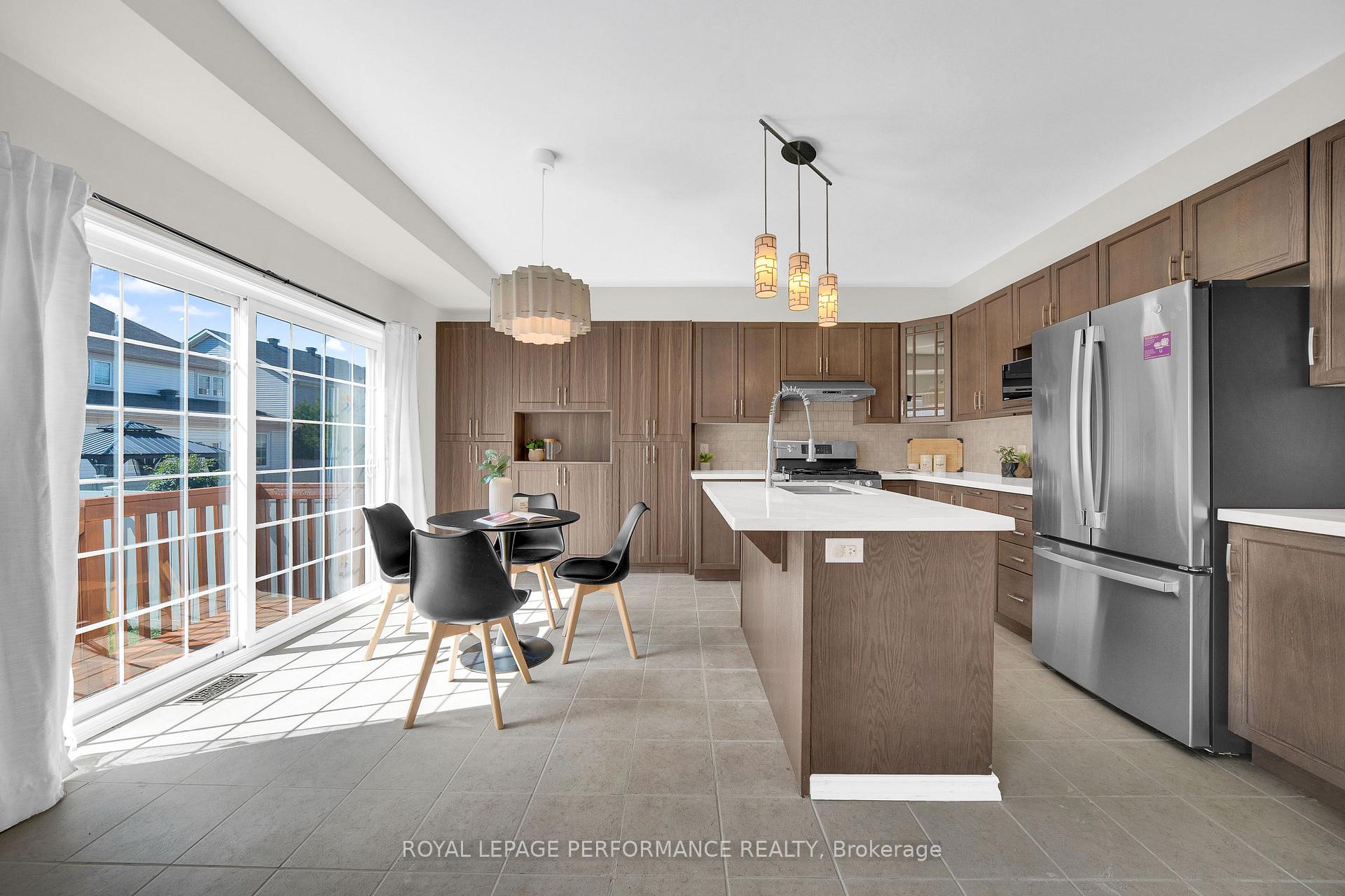 Photo 10 of 593 Pinawa Circle, Ottawa, Barrhaven - Stonebridge — HOMEH