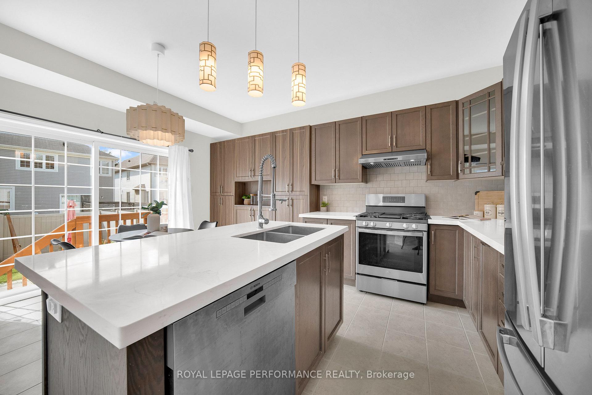 Photo 13 of 593 Pinawa Circle, Ottawa, Barrhaven - Stonebridge — HOMEH
