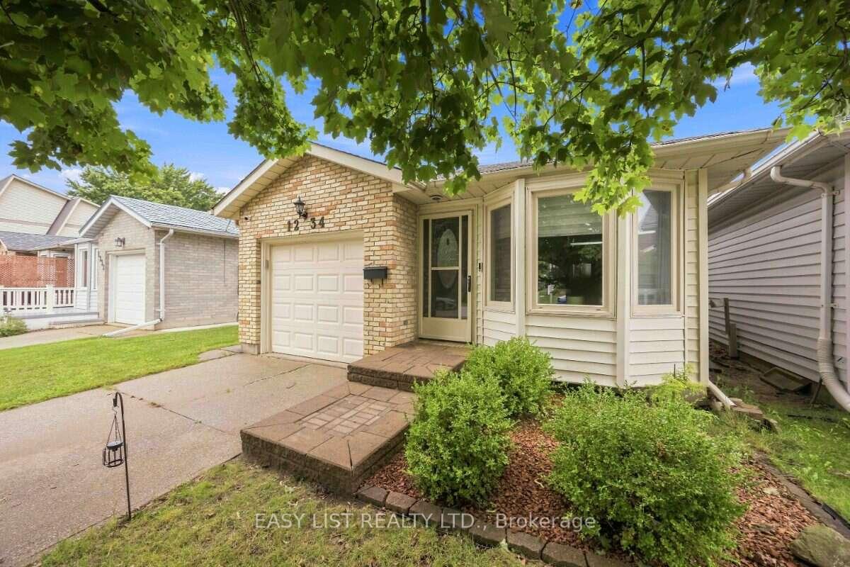 Photo 2 of 1234 Thistledown Avenue, Sarnia — HOMEH
