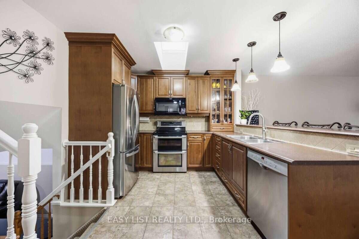 Photo 7 of 1234 Thistledown Avenue, Sarnia — HOMEH