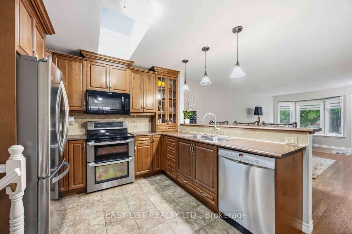 Photo 8 of 1234 Thistledown Avenue, Sarnia — HOMEH