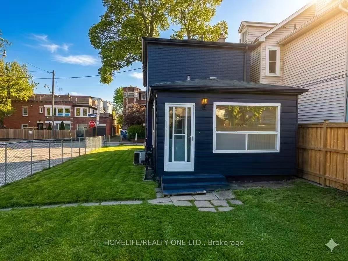 Photo 3 of 104 Benson Avenue, Toronto, Wychwood — HOMEH