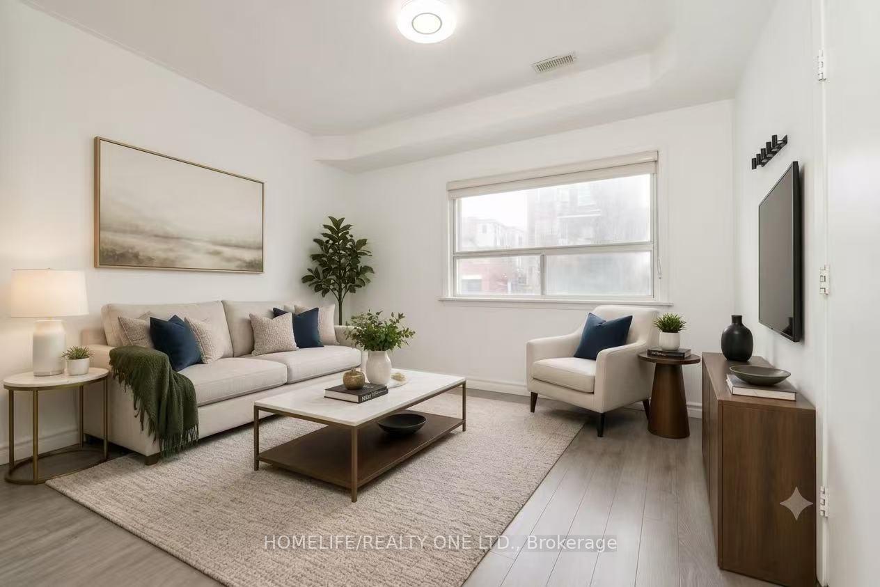 Photo 4 of 104 Benson Avenue, Toronto, Wychwood — HOMEH
