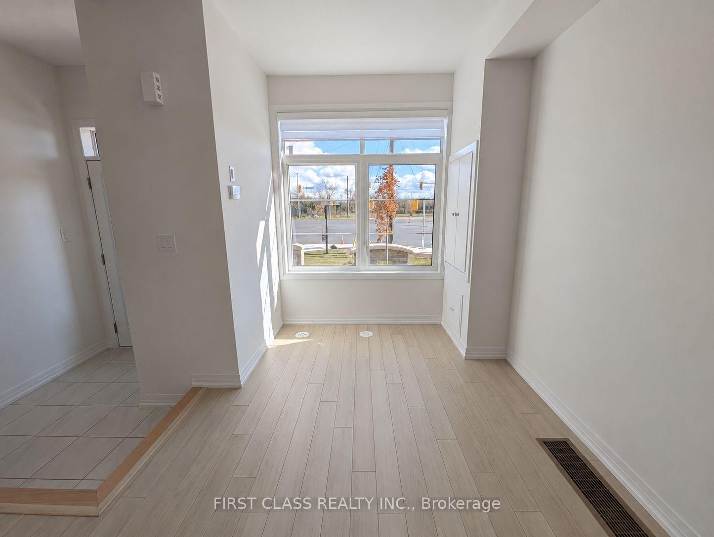 Photo 5 of 656 Copper Creek Drive, Markham, Cedar Grove — HOMEH