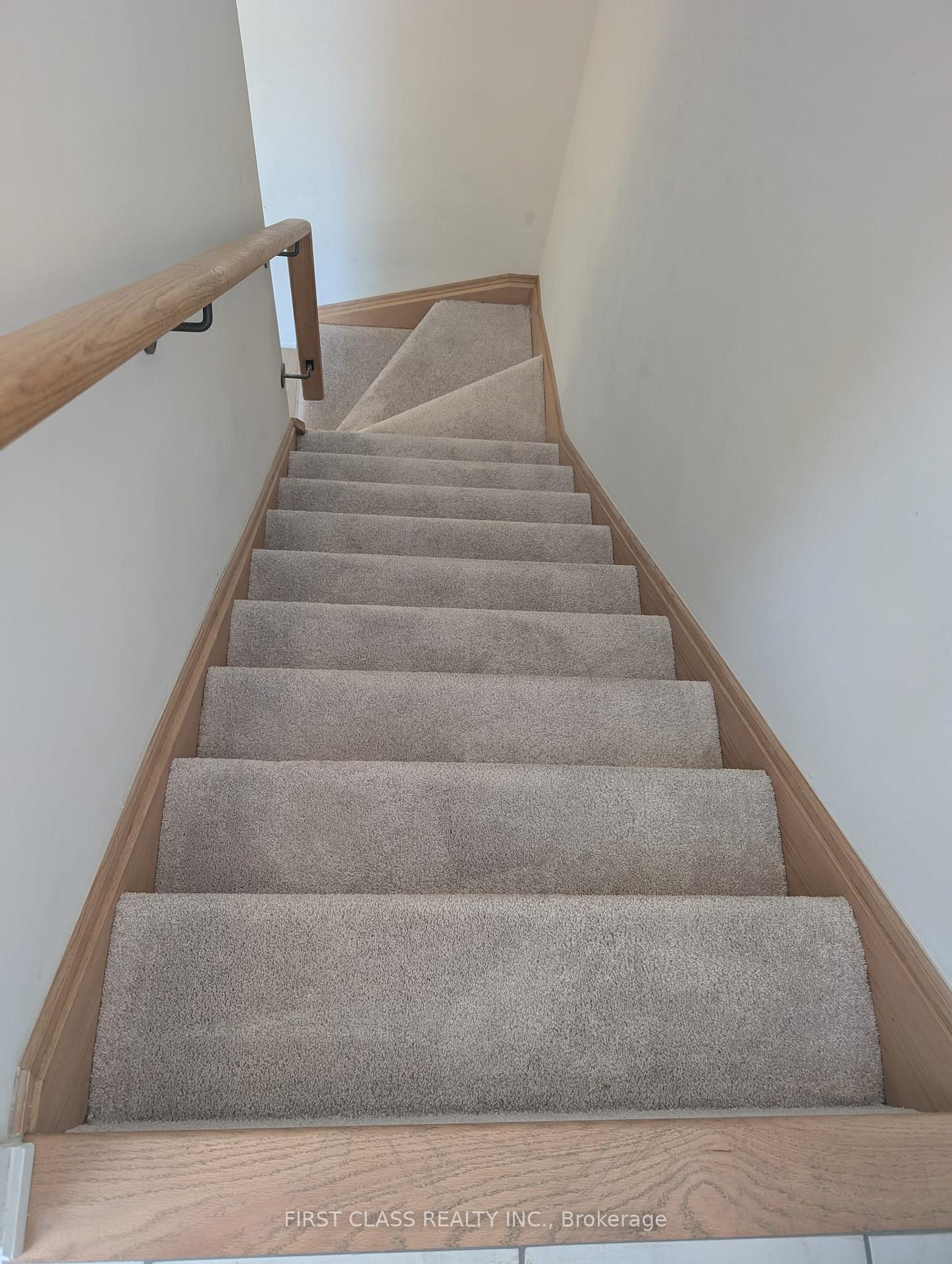 Photo 10 of 656 Copper Creek Drive, Markham, Cedar Grove — HOMEH