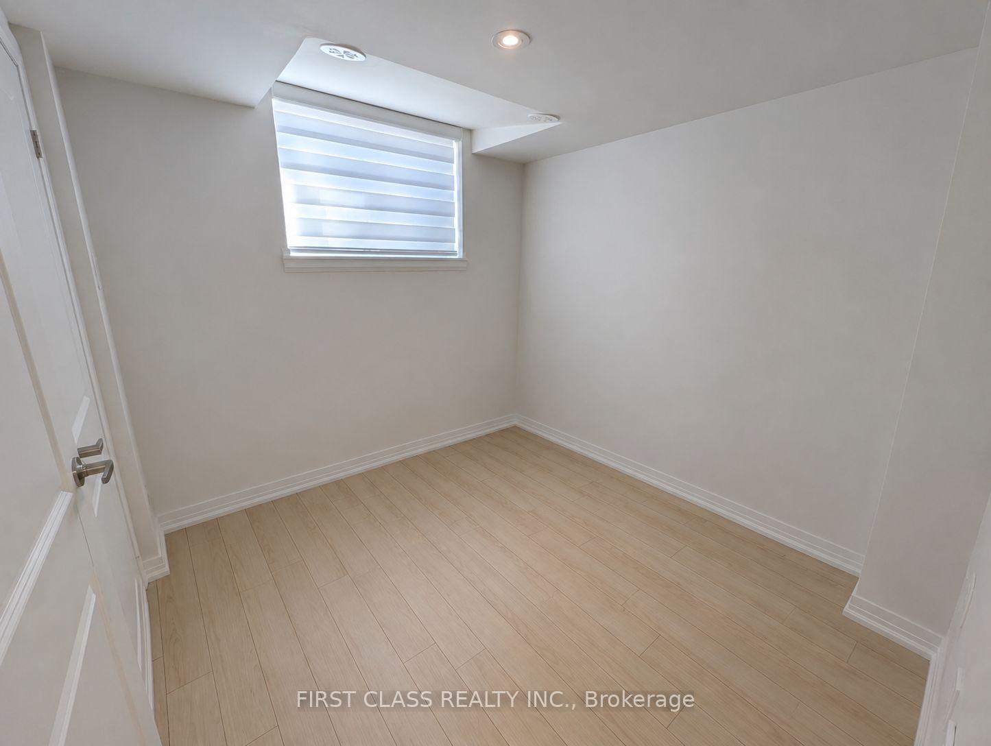 Photo 11 of 656 Copper Creek Drive, Markham, Cedar Grove — HOMEH