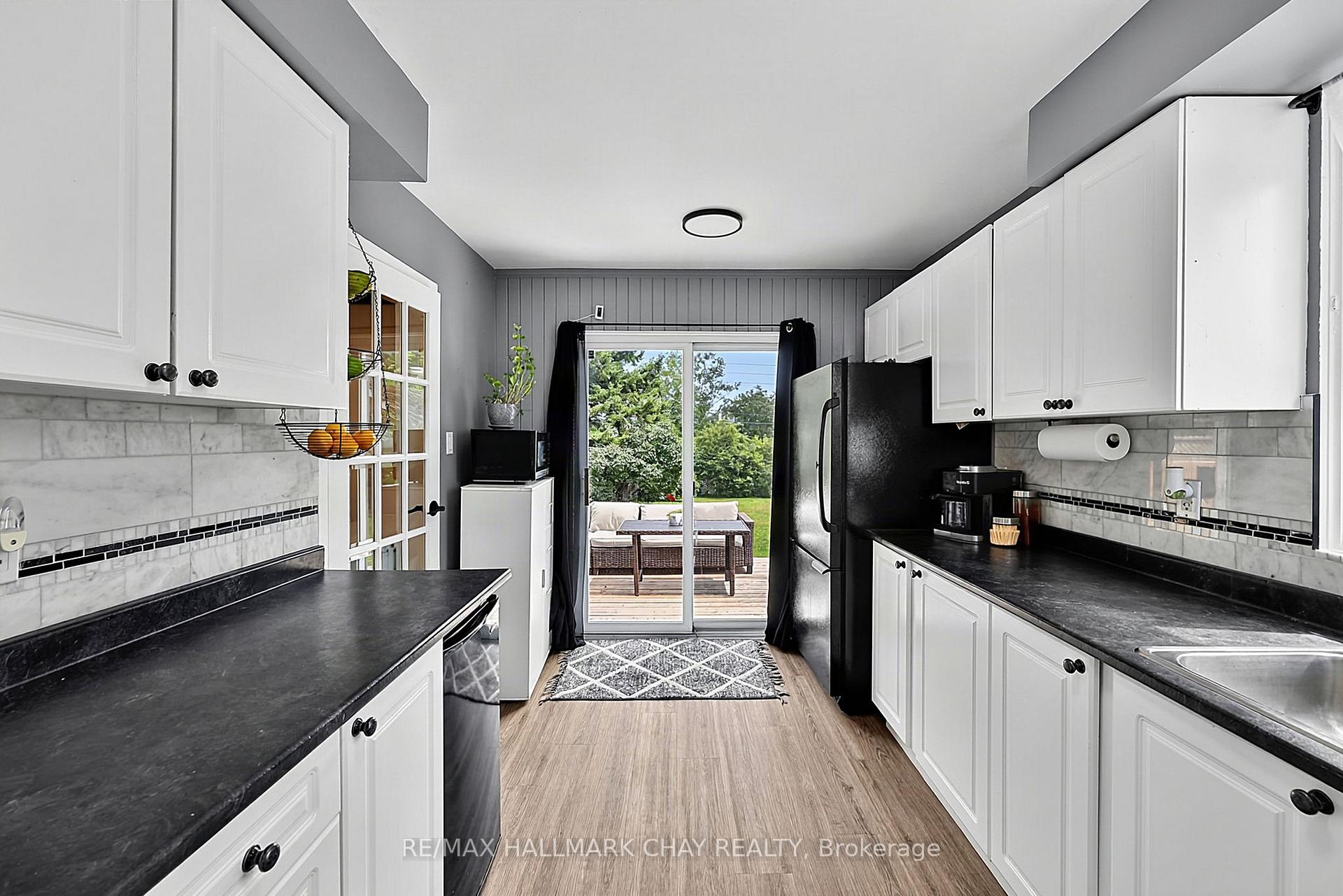 Photo 3 of 133 Daphne Crescent, Barrie, Cundles East — HOMEH