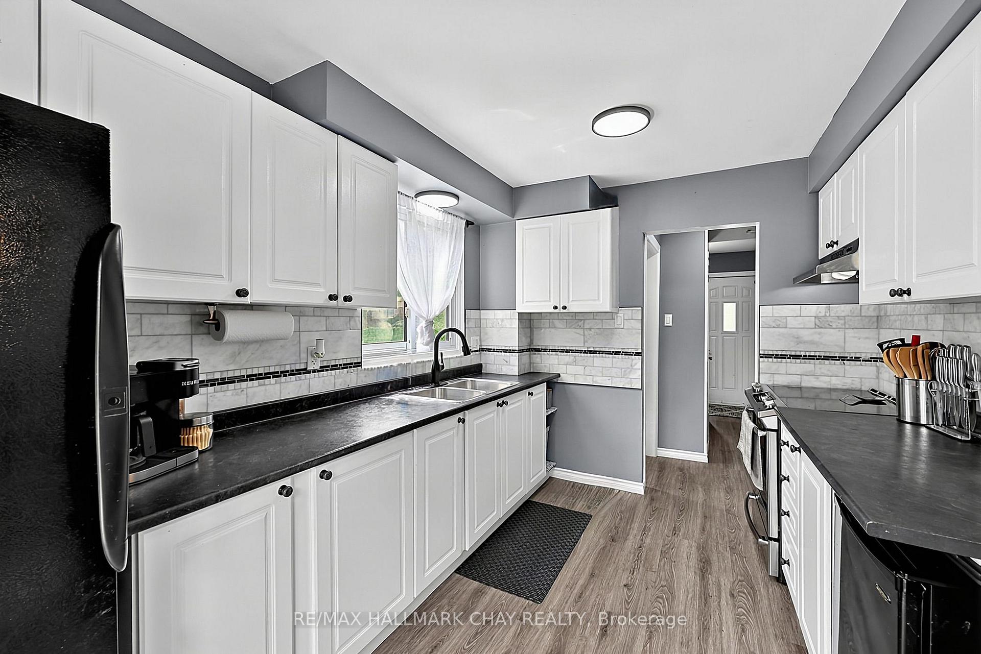 Photo 5 of 133 Daphne Crescent, Barrie, Cundles East — HOMEH