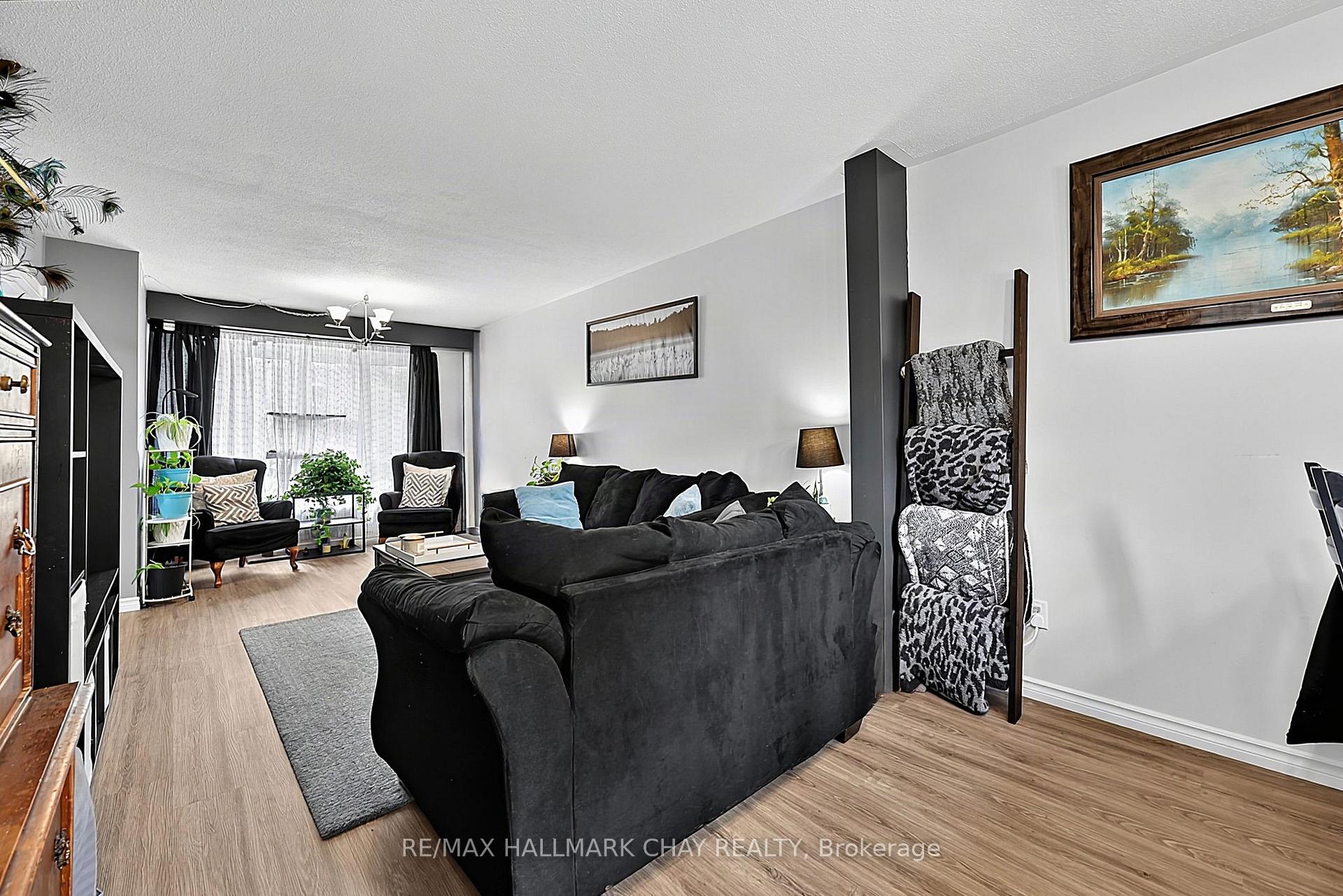 Photo 8 of 133 Daphne Crescent, Barrie, Cundles East — HOMEH