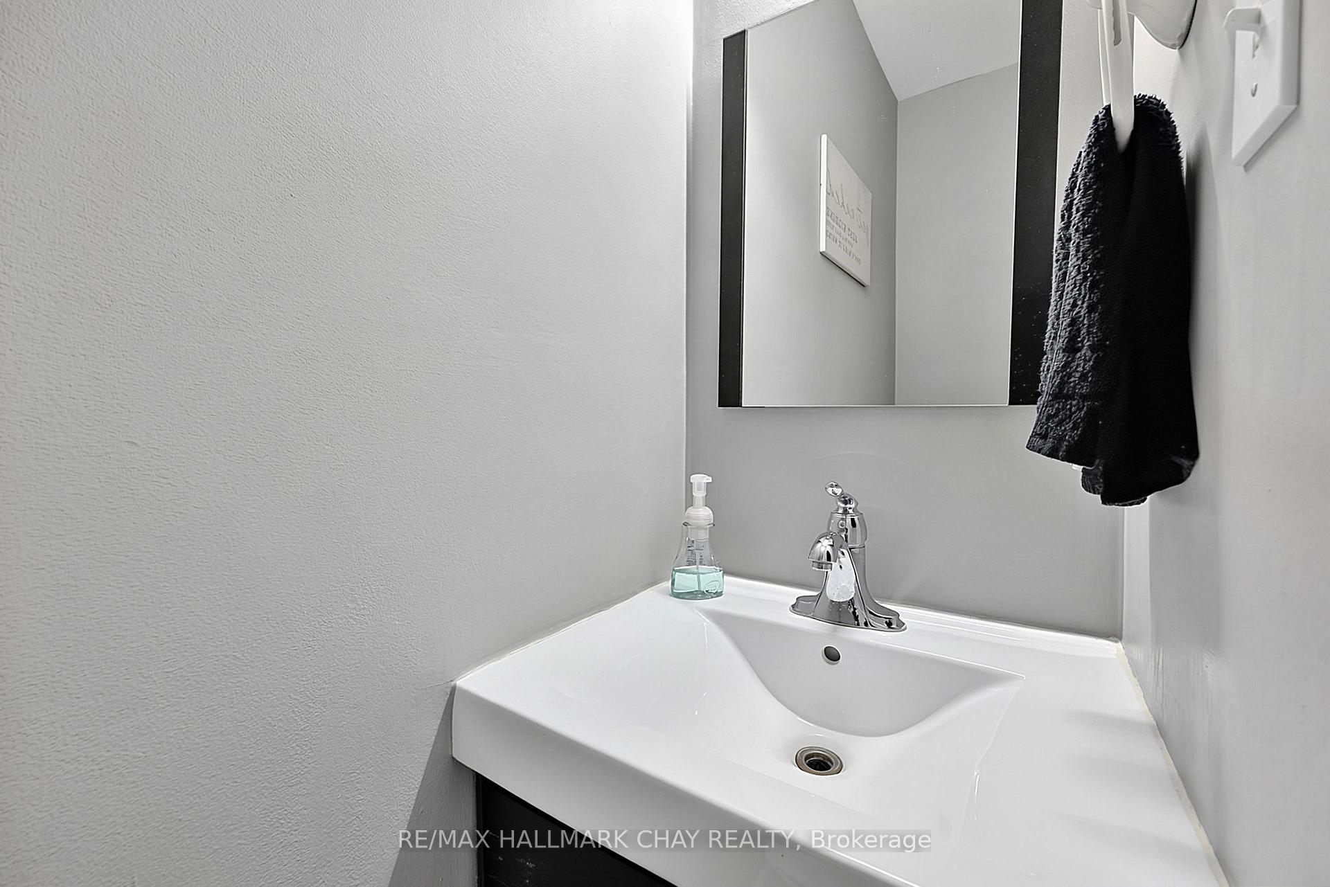 Photo 11 of 133 Daphne Crescent, Barrie, Cundles East — HOMEH