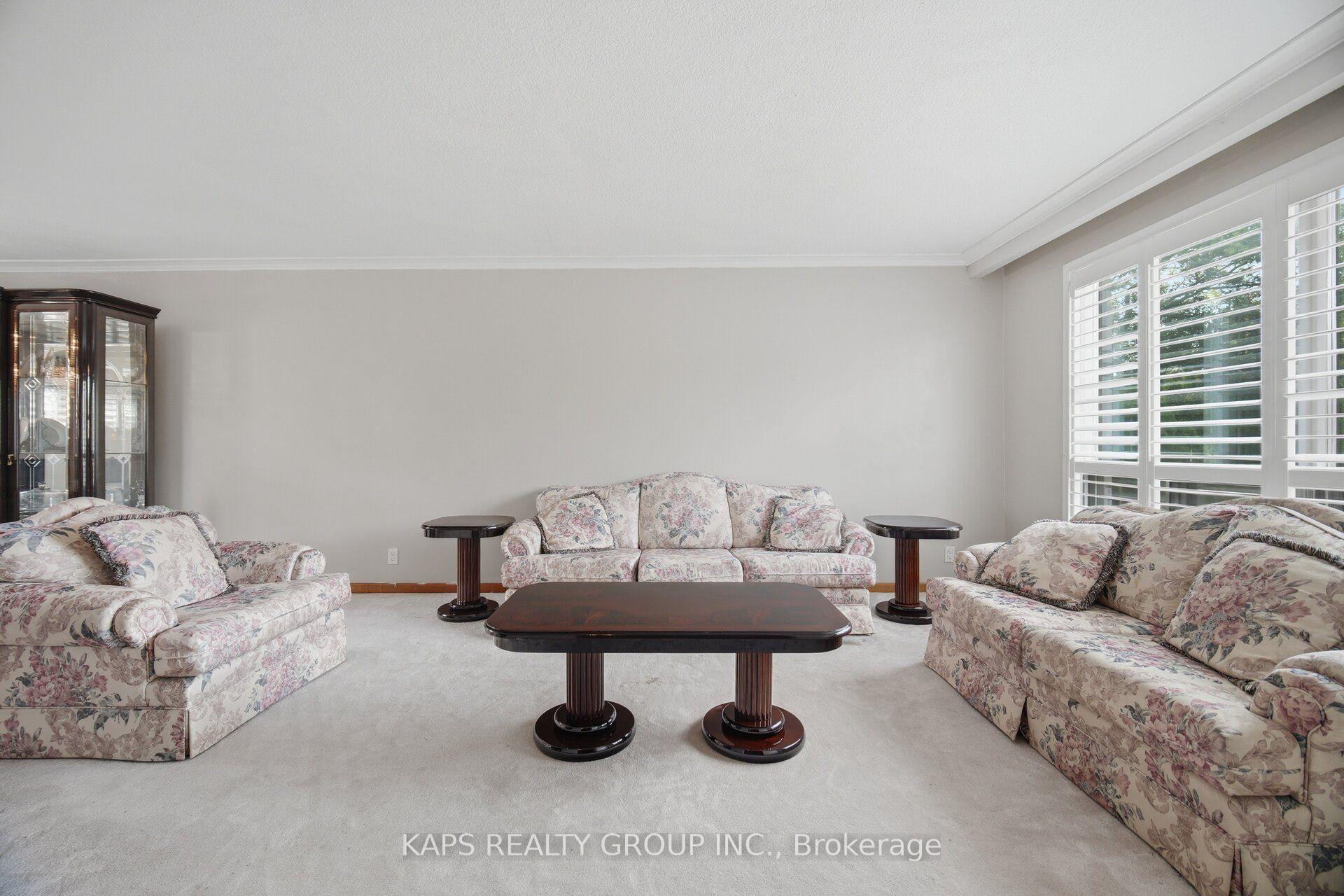 Photo 8 of 43 Donofree Road, North York, Maple Leaf — HOMEH