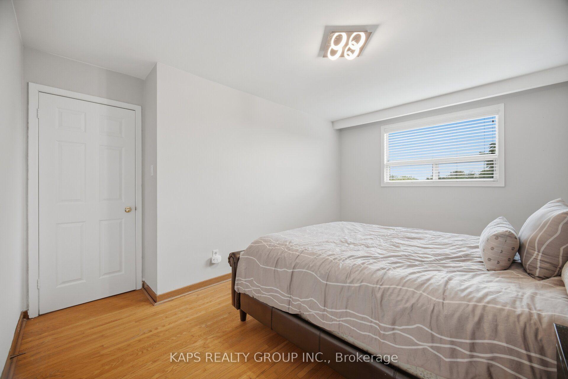 Photo 20 of 43 Donofree Road, North York, Maple Leaf — HOMEH