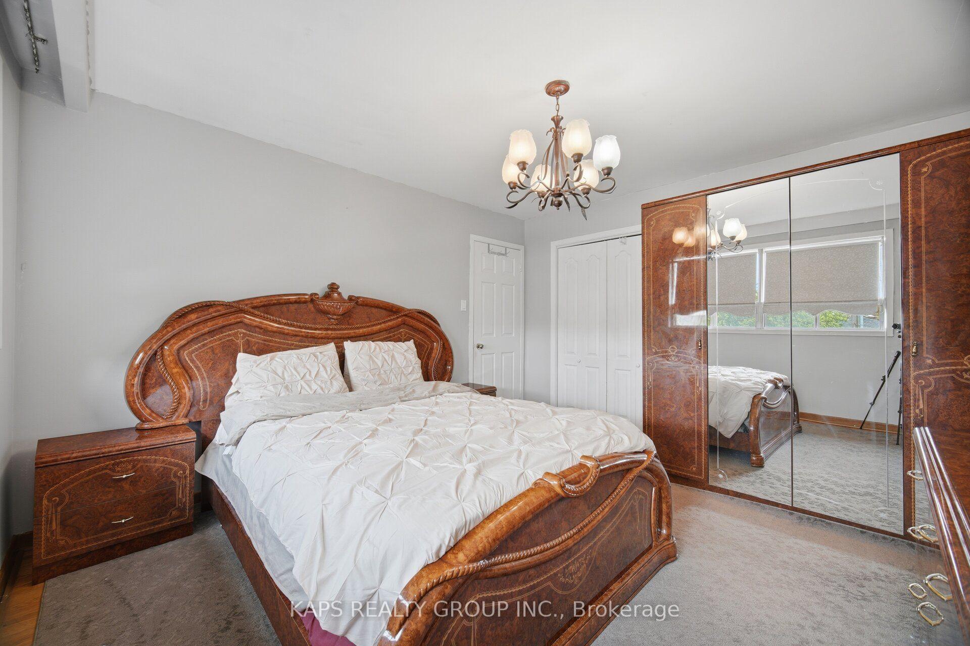 Photo 22 of 43 Donofree Road, North York, Maple Leaf — HOMEH