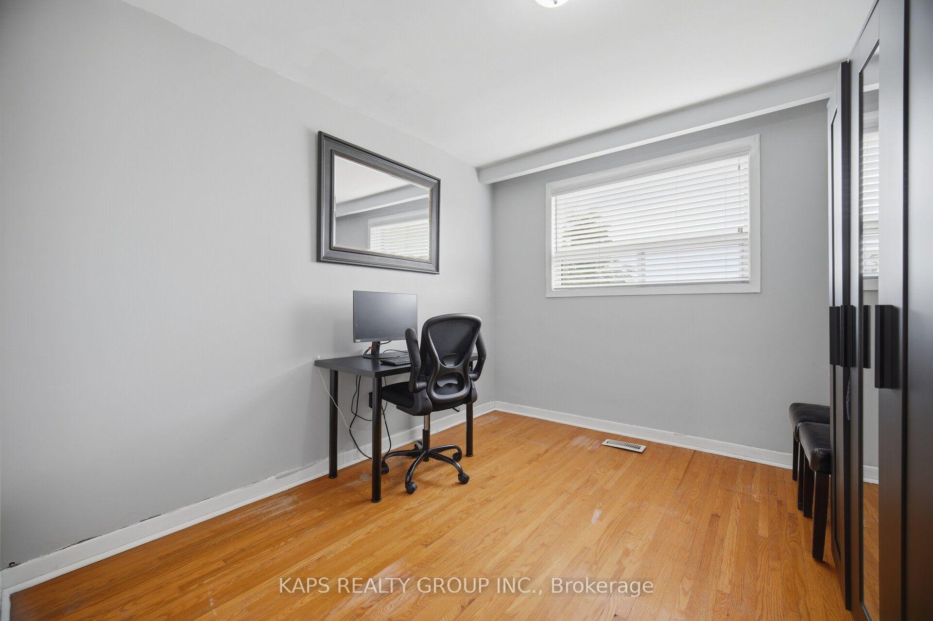 Photo 23 of 43 Donofree Road, North York, Maple Leaf — HOMEH