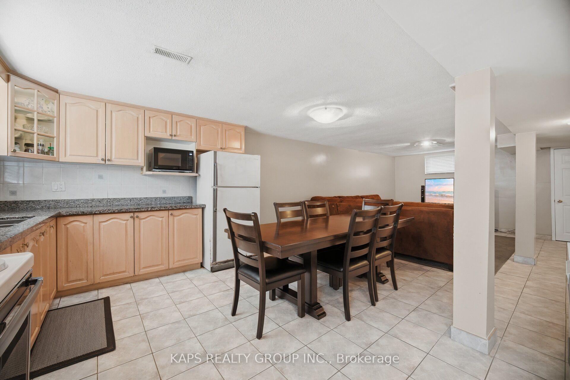 Photo 34 of 43 Donofree Road, North York, Maple Leaf — HOMEH