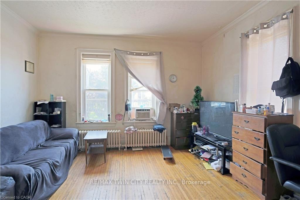 Photo 12 of 116 Weber Street E, Kitchener, King East — HOMEH