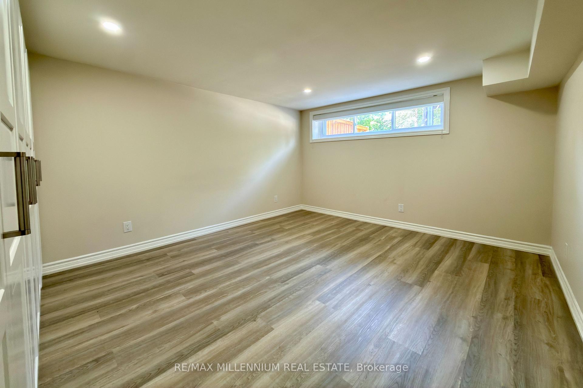 Photo 4 of 72 Hadrian Avenue, Etobicoke, Elms-Old Rexdale — HOMEH