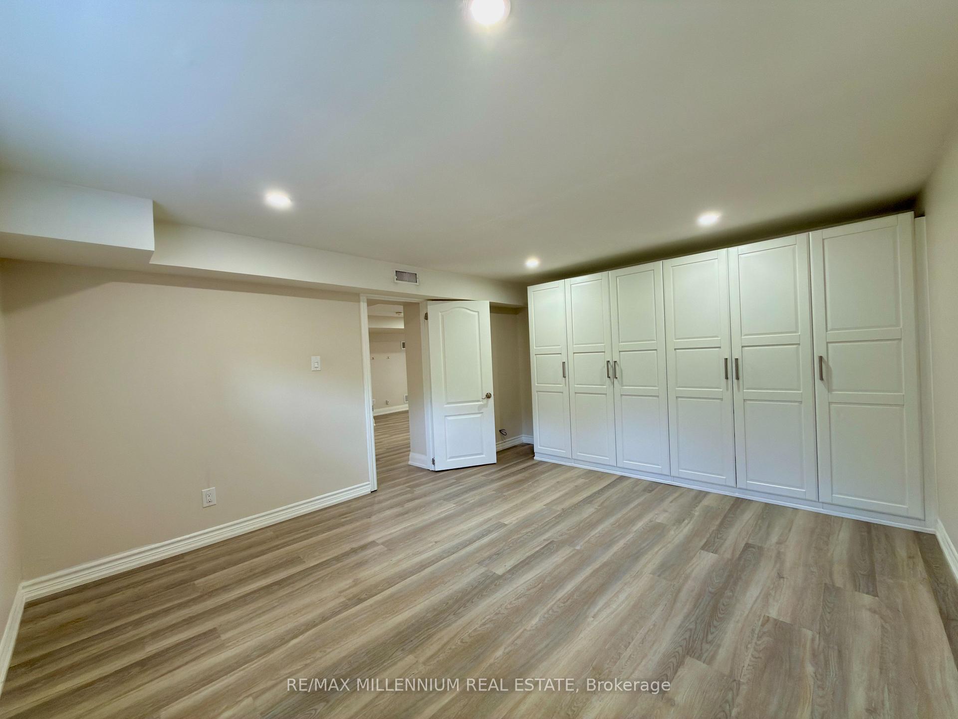 Photo 5 of 72 Hadrian Avenue, Etobicoke, Elms-Old Rexdale — HOMEH