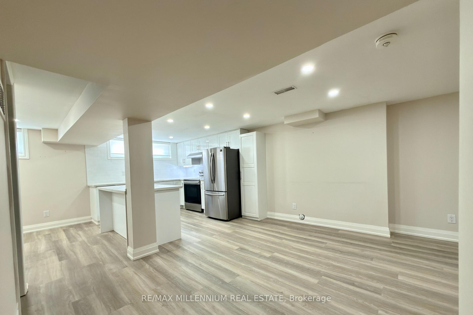 Photo 7 of 72 Hadrian Avenue, Etobicoke, Elms-Old Rexdale — HOMEH