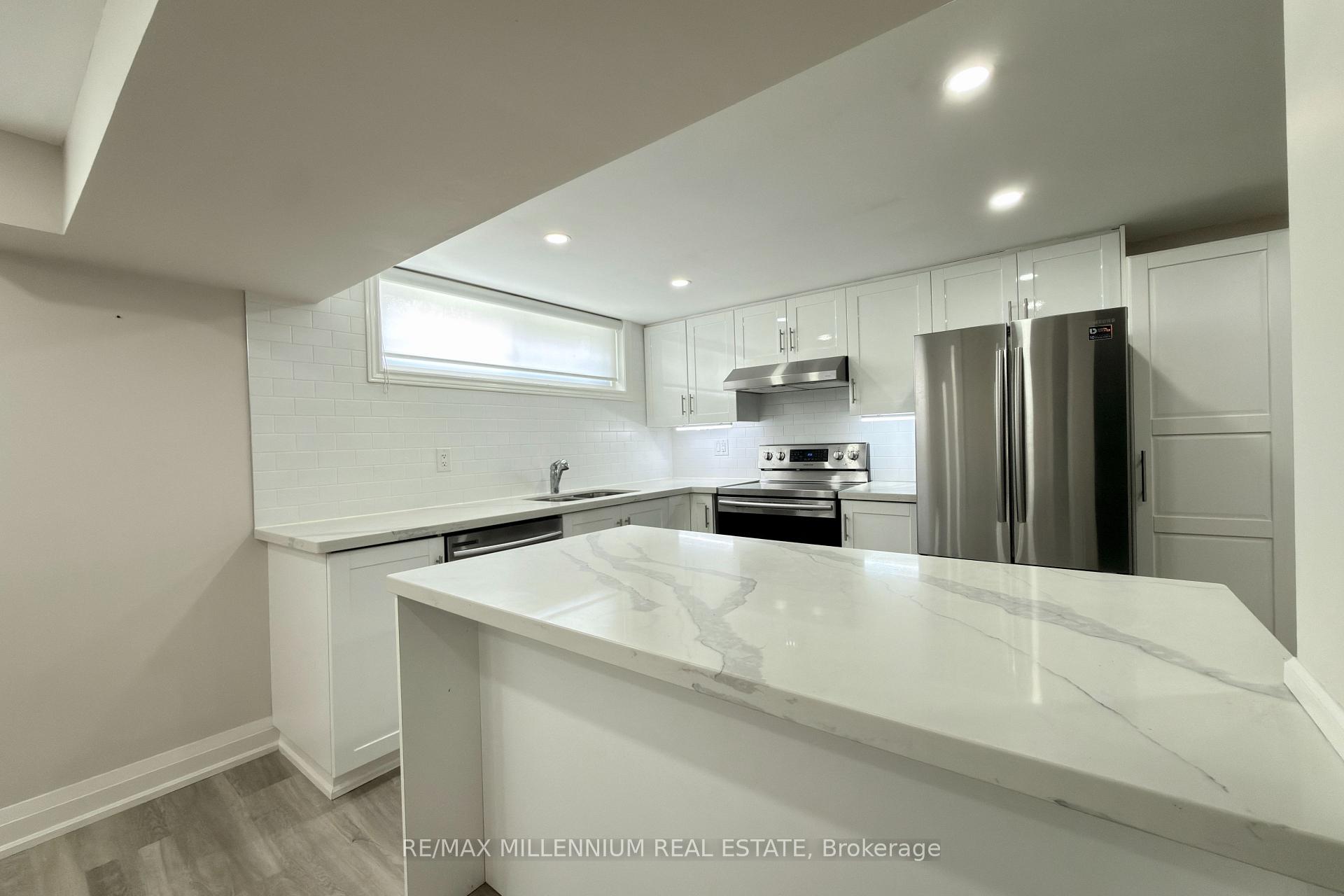 Photo 10 of 72 Hadrian Avenue, Etobicoke, Elms-Old Rexdale — HOMEH