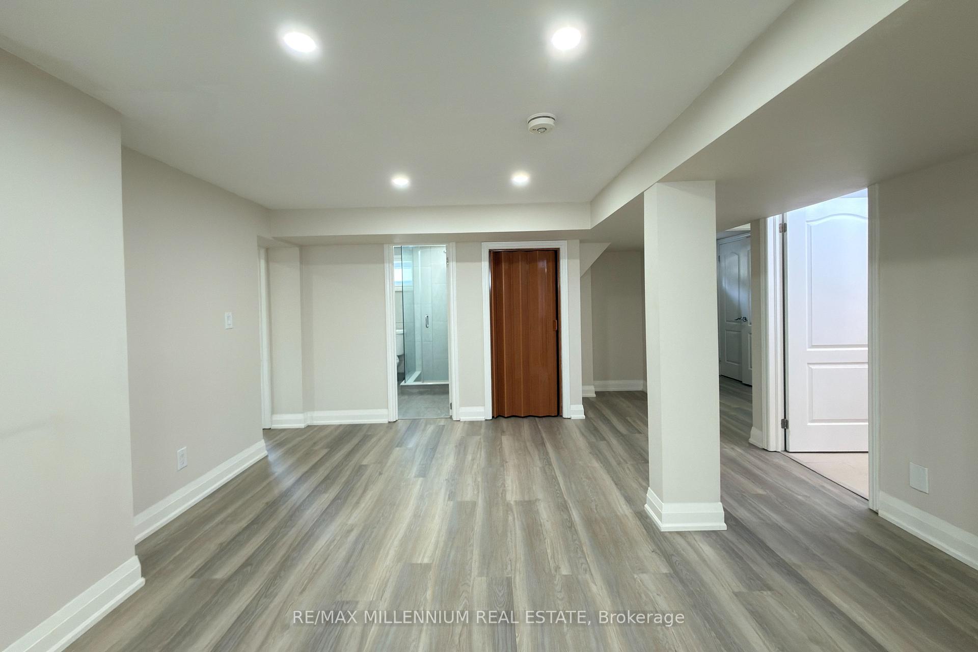 Photo 16 of 72 Hadrian Avenue, Etobicoke, Elms-Old Rexdale — HOMEH