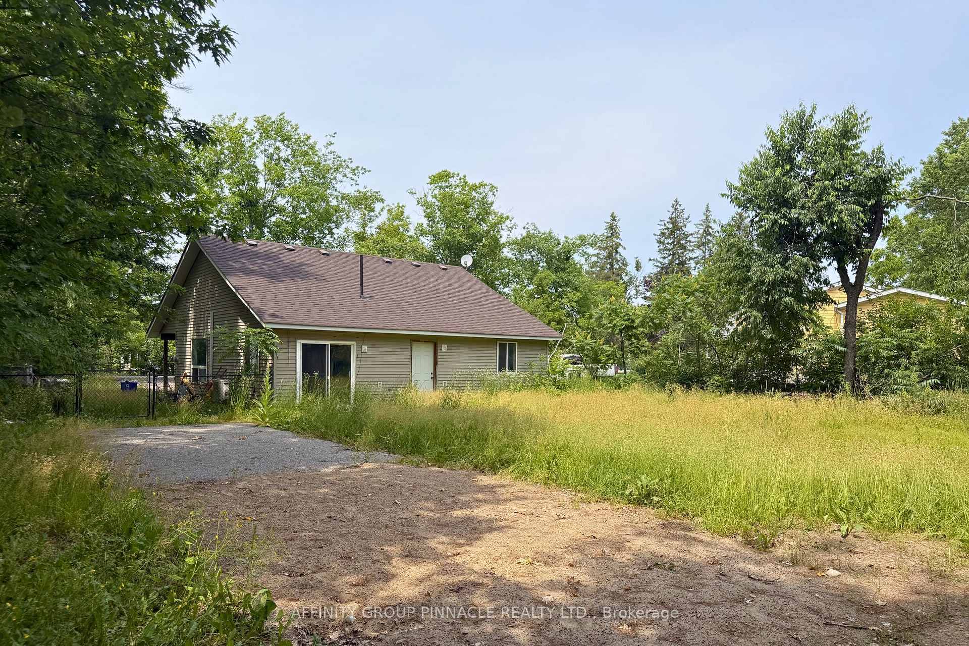 Photo 2 of 2 Oakwood Drive, Kawartha Lakes, Verulam — HOMEH