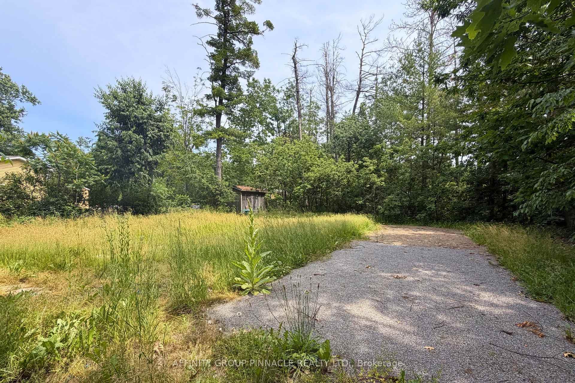 Photo 3 of 2 Oakwood Drive, Kawartha Lakes, Verulam — HOMEH
