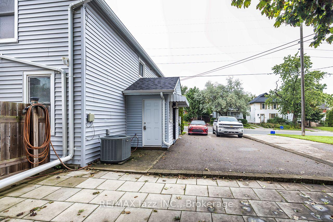 Photo 5 of 97 Adelaide Avenue, Oshawa, O'Neill — HOMEH